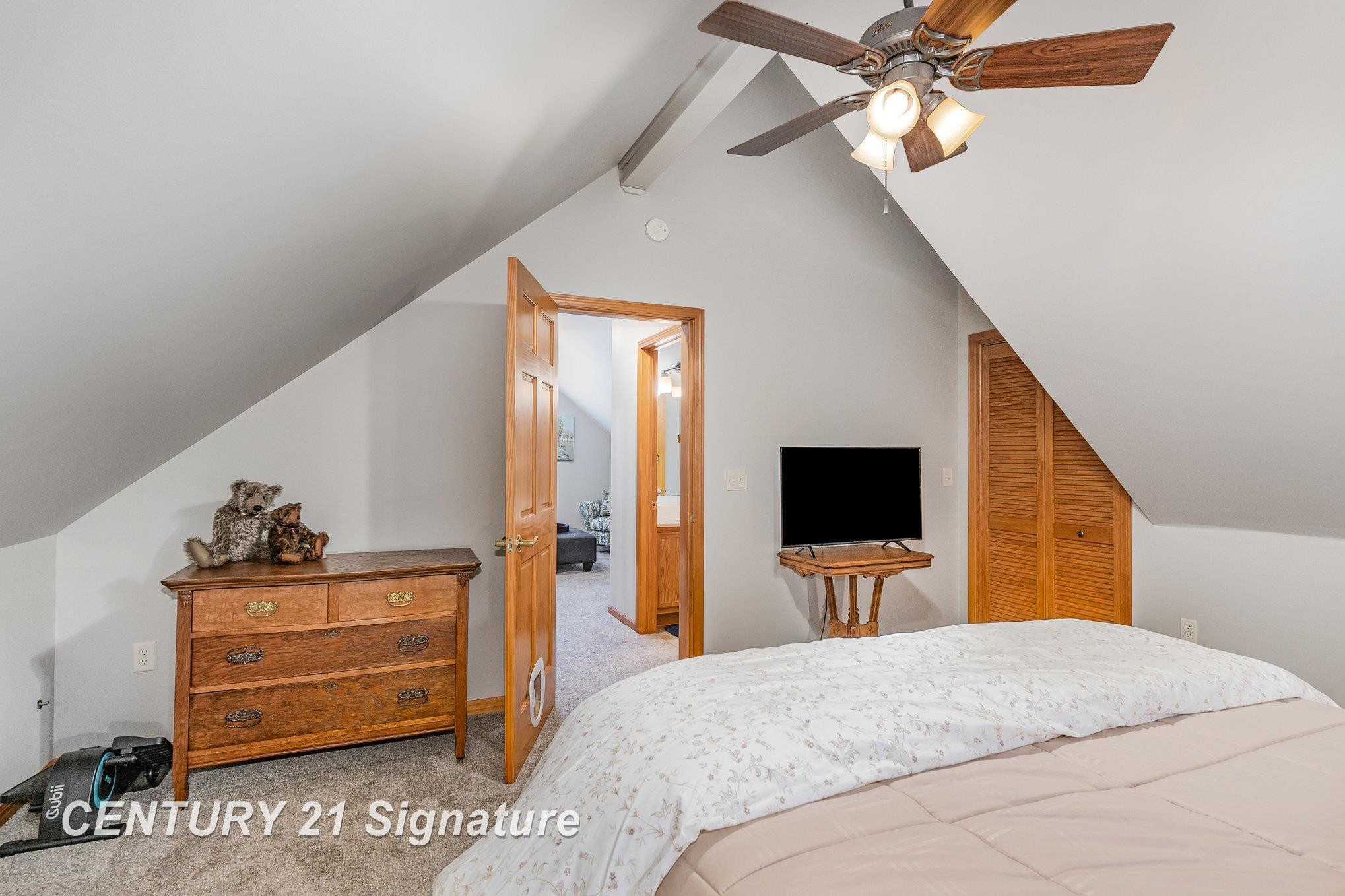 5019 Kings Way Way, Gladwin, MI 48624 — Photo 17