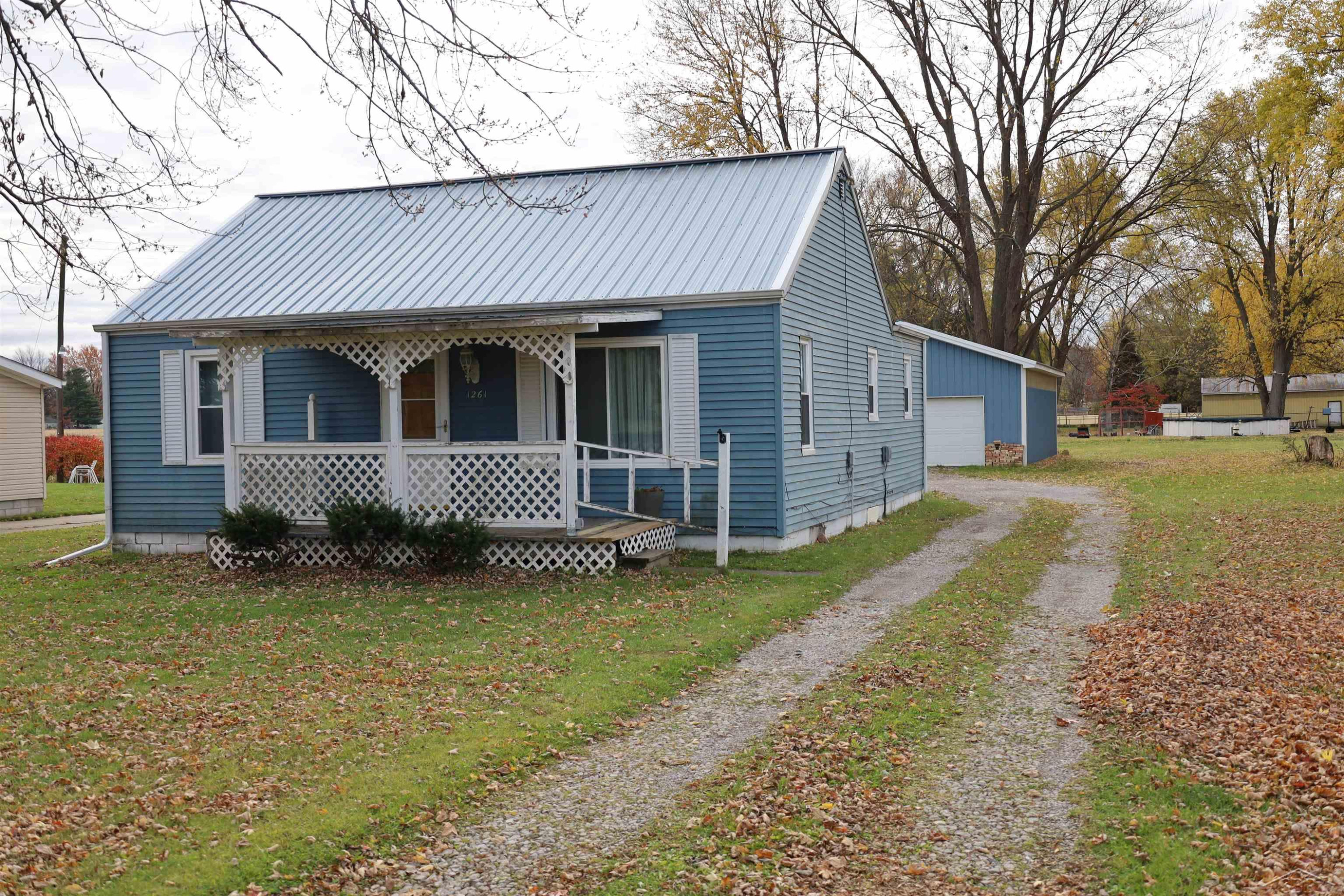 1261 Houlihan Road, Saginaw, MI 48601 — front exterior