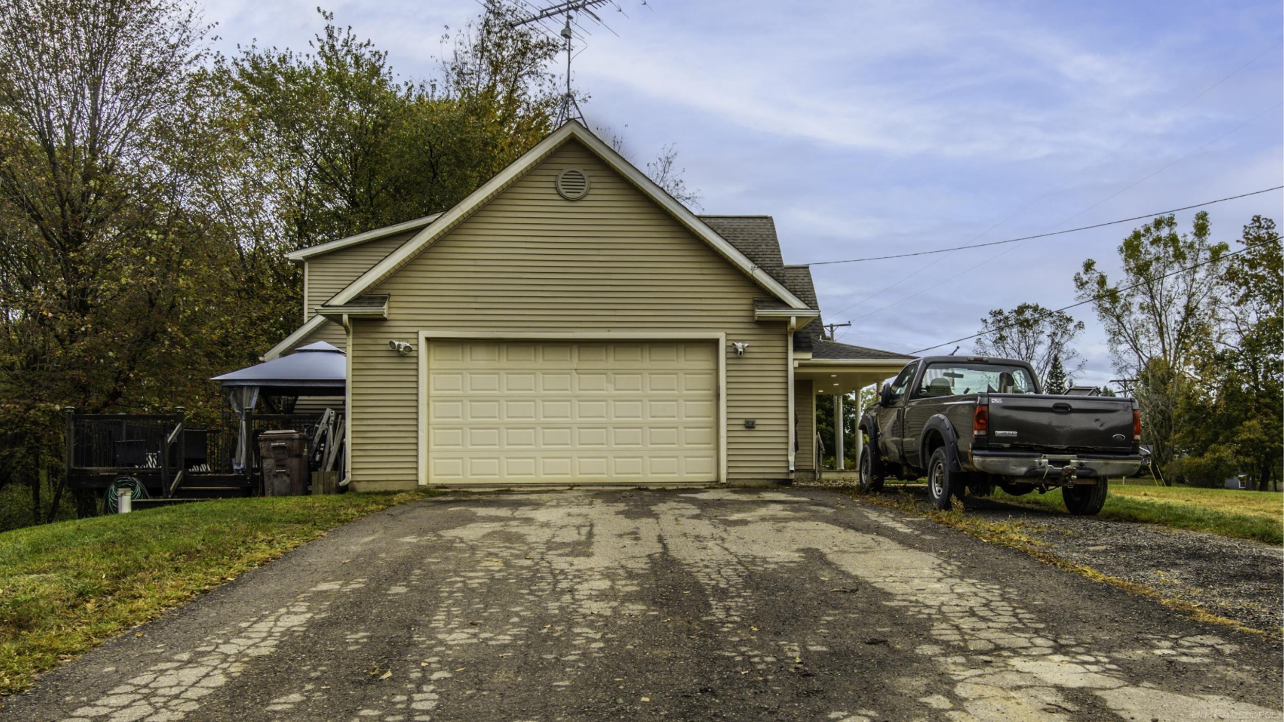 3955 Hogback Road, Fowlerville, MI 48836 — Photo 13