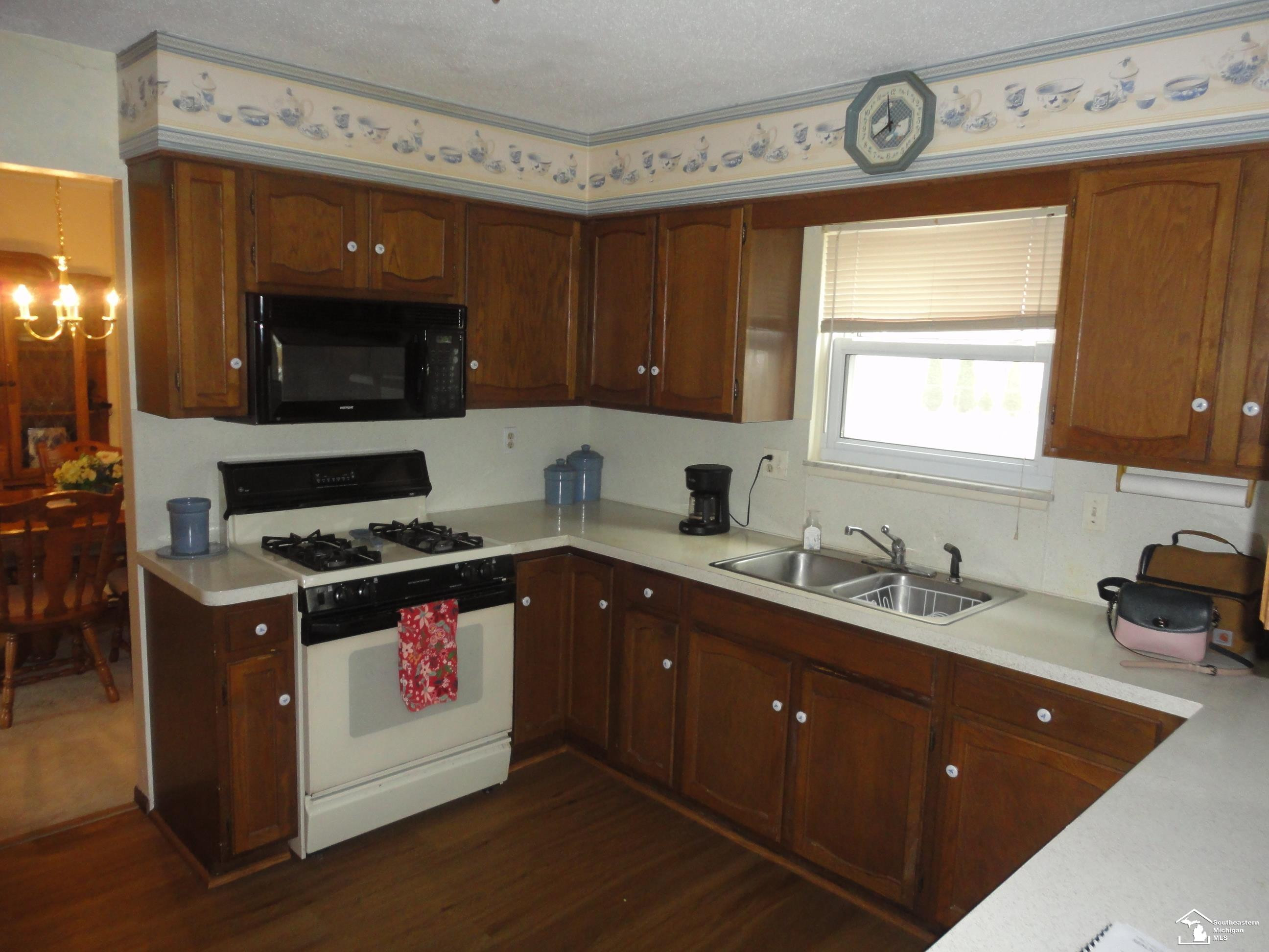 800 N Roessler Street, Monroe, MI 48162 — Photo 12
