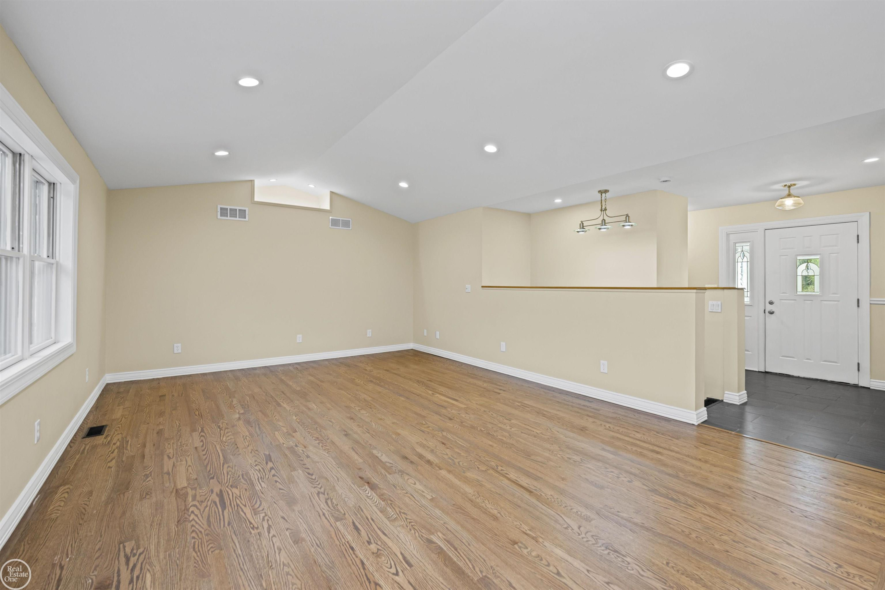 300 Parkwood Drive, Metamora, MI 48455 — Photo 5