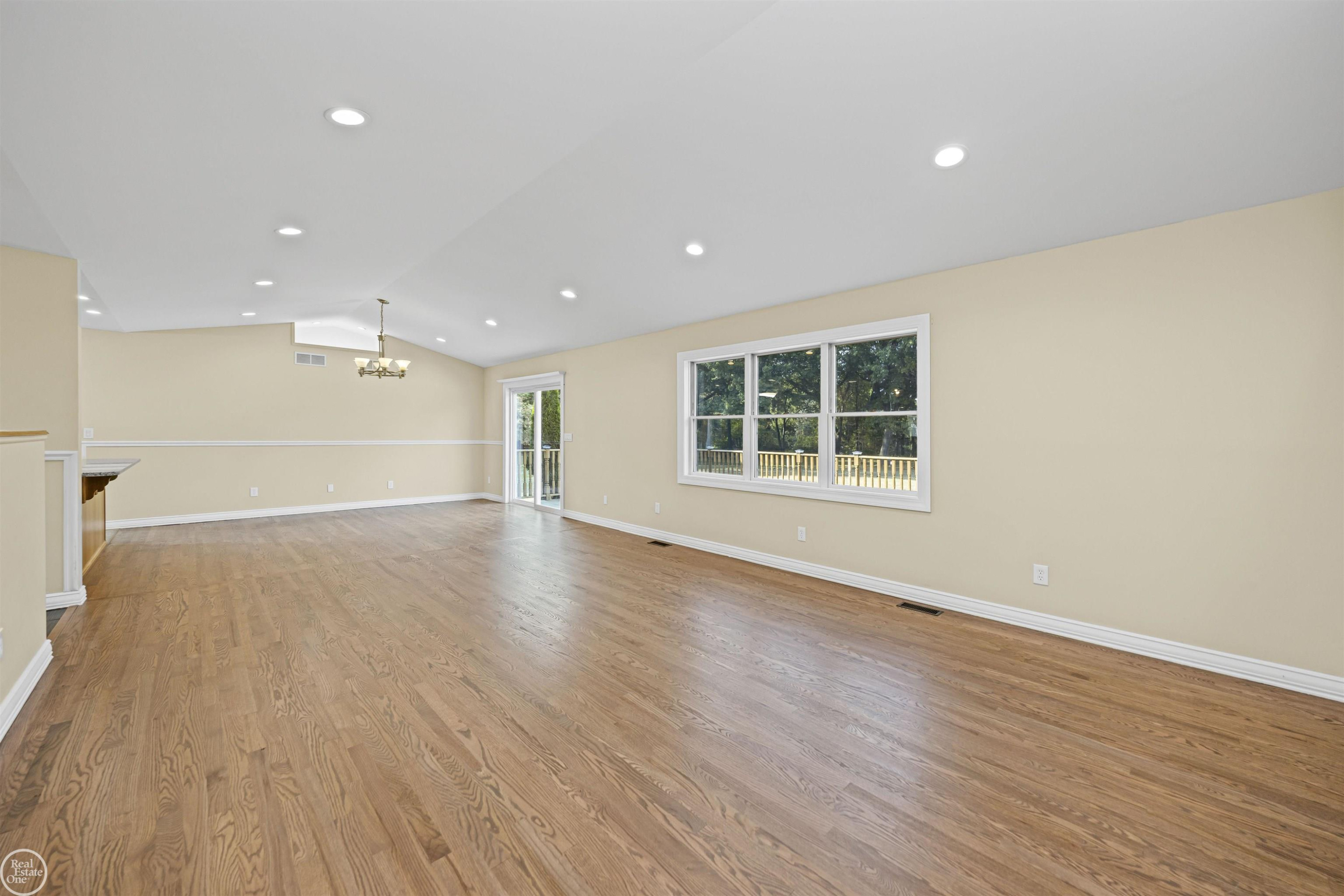 300 Parkwood Drive, Metamora, MI 48455 — Photo 6