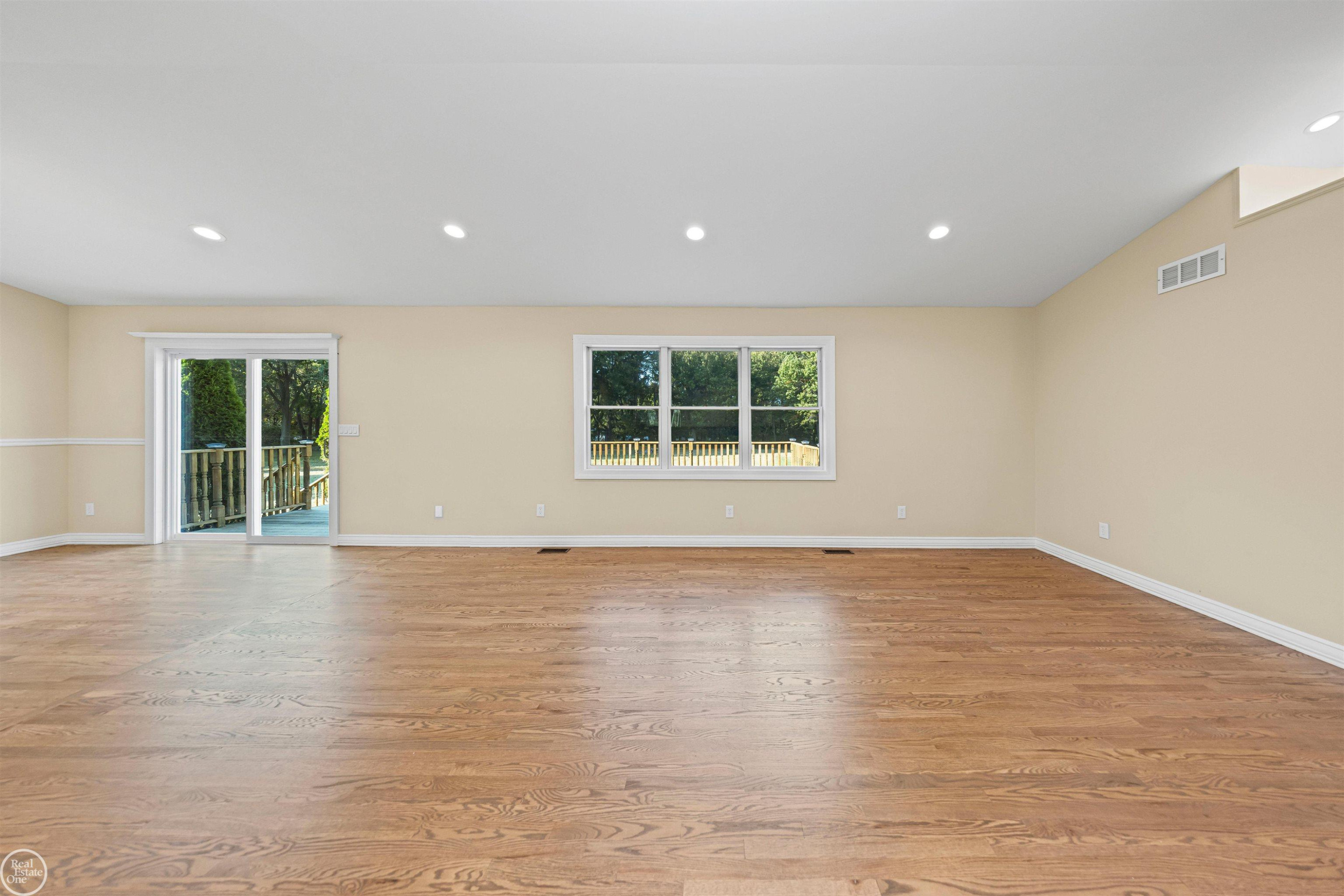 300 Parkwood Drive, Metamora, MI 48455 — Photo 8