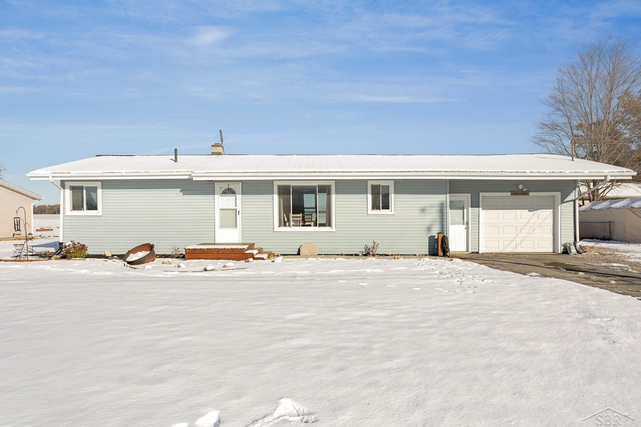 544 W North Union Road, Auburn, MI 48611 — front exterior