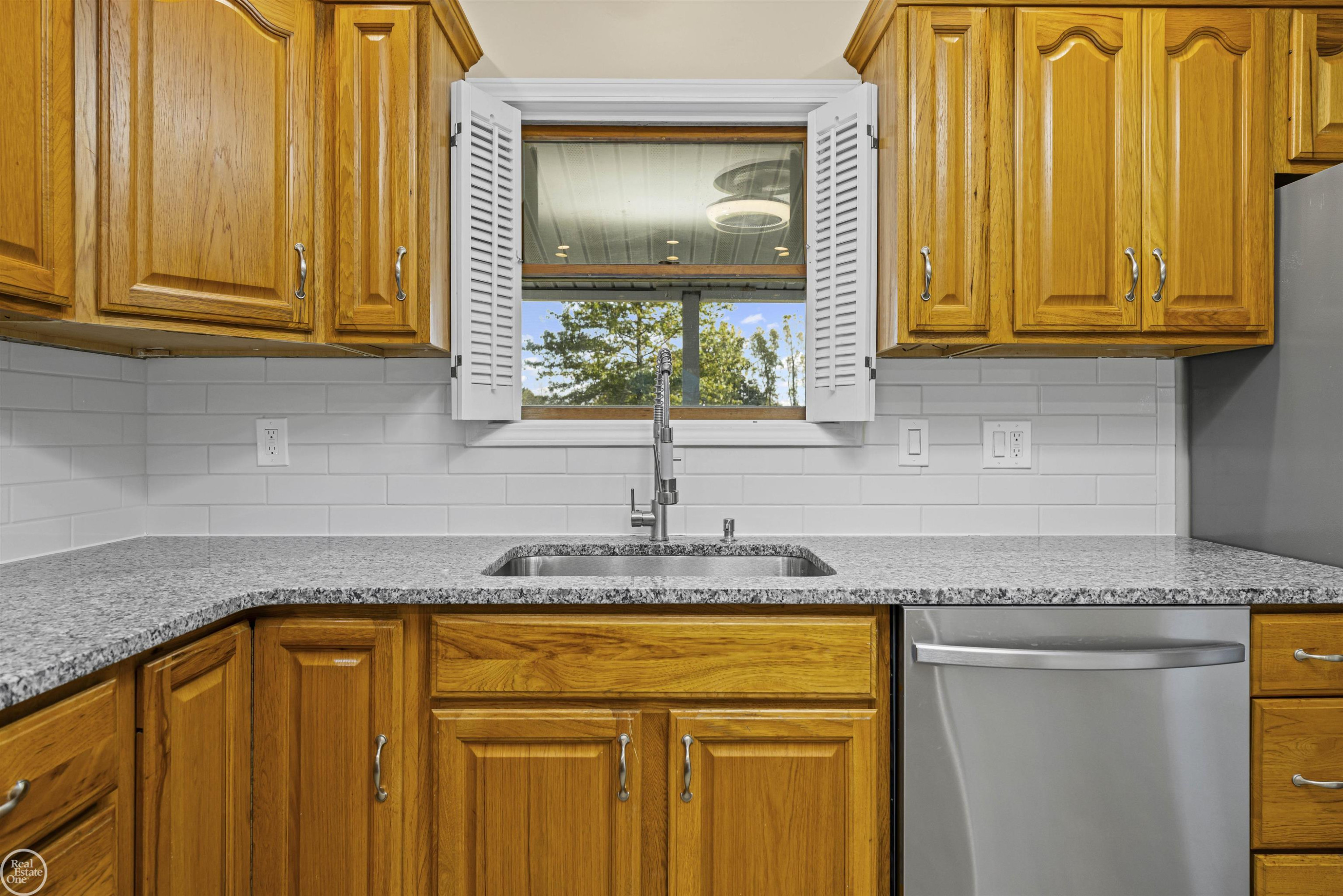 300 Parkwood Drive, Metamora, MI 48455 — Photo 15