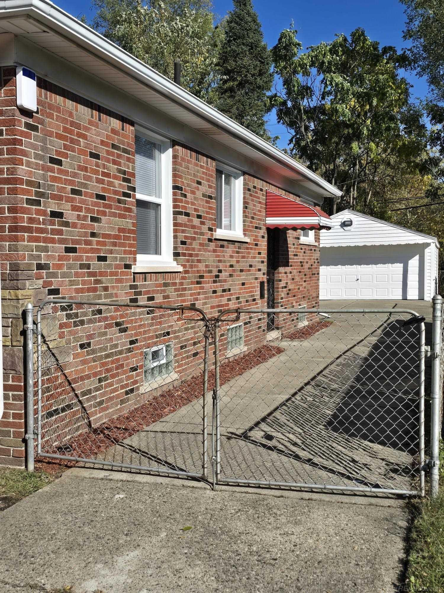 20000 Concord, Detroit, MI 48234 — Photo 2