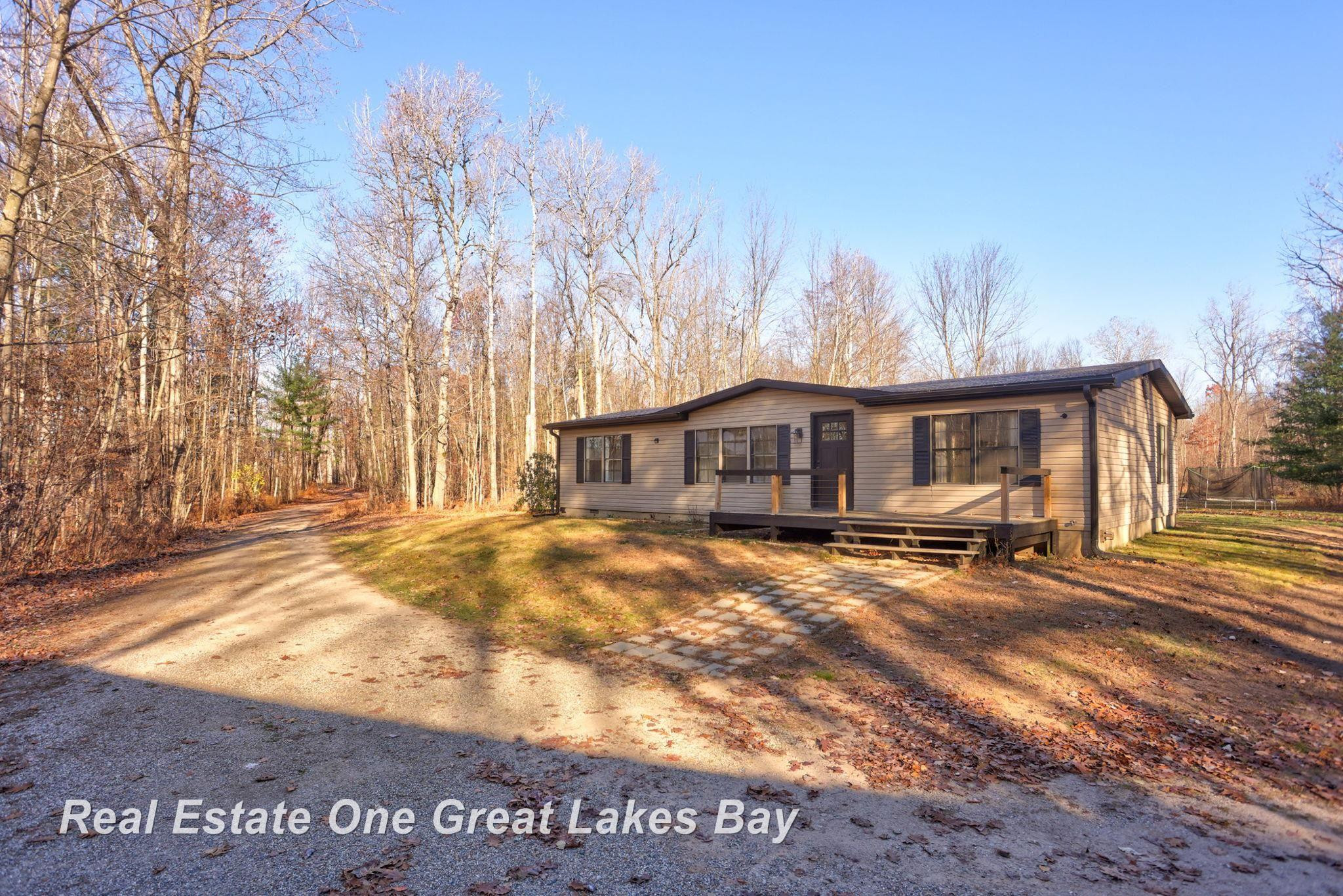 7454 N Jefferson Road, Rhodes, MI 48652 — Photo 7
