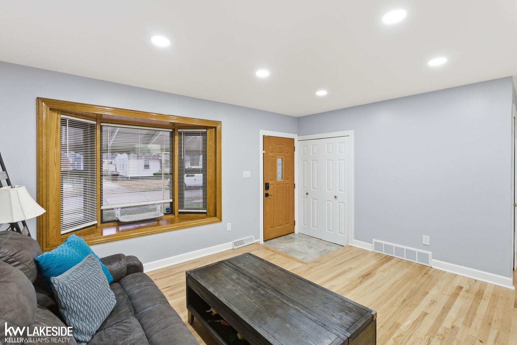 8385 Helen Street, Center Line, MI 48015 — Photo 6