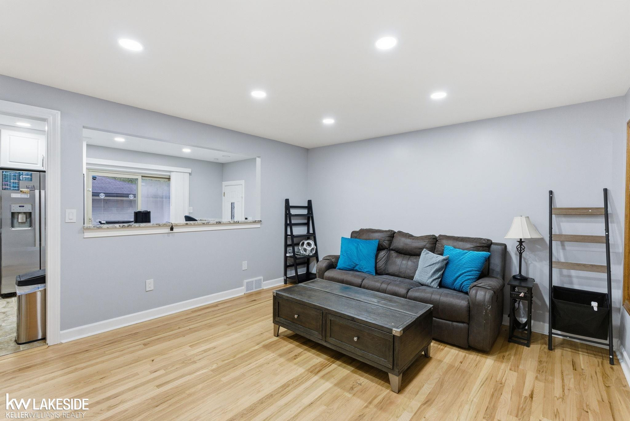 8385 Helen Street, Center Line, MI 48015 — Photo 7