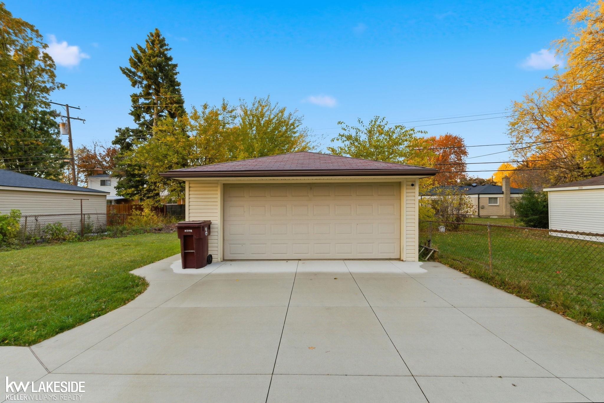8385 Helen Street, Center Line, MI 48015 — Photo 10