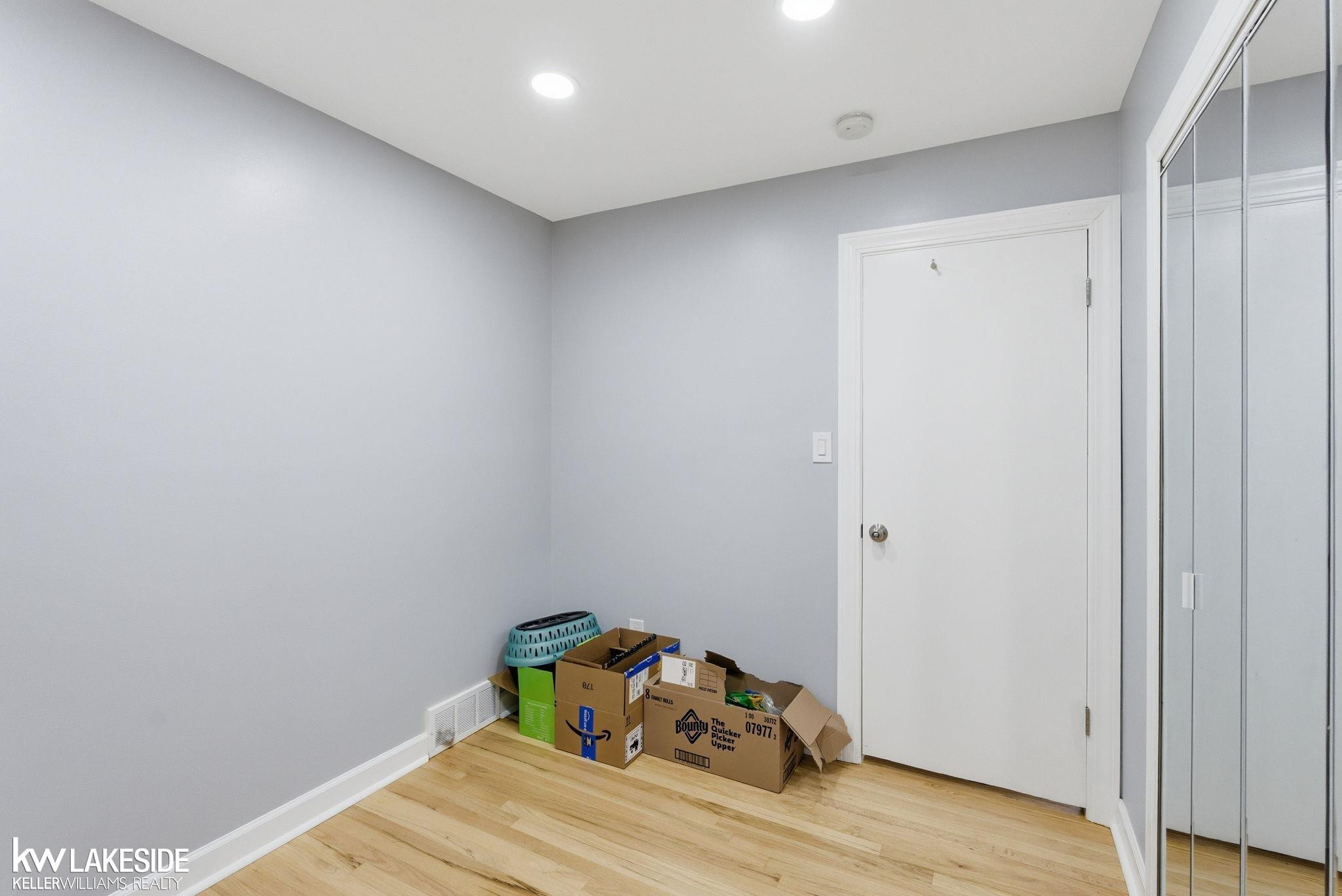 8385 Helen Street, Center Line, MI 48015 — Photo 21