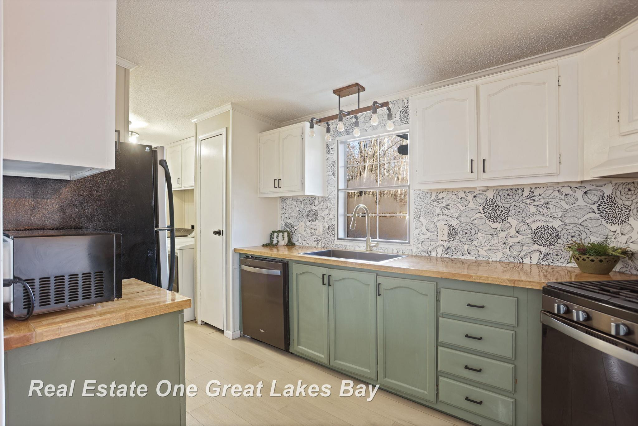 7454 N Jefferson Road, Rhodes, MI 48652 — Photo 30
