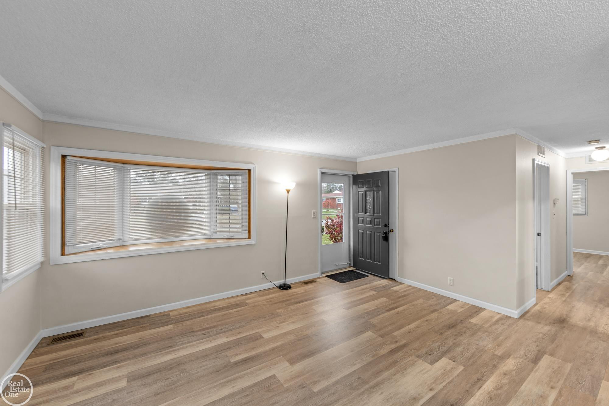 47414 Winthrop Street, Shelby Twp, MI 48317 — Photo 6