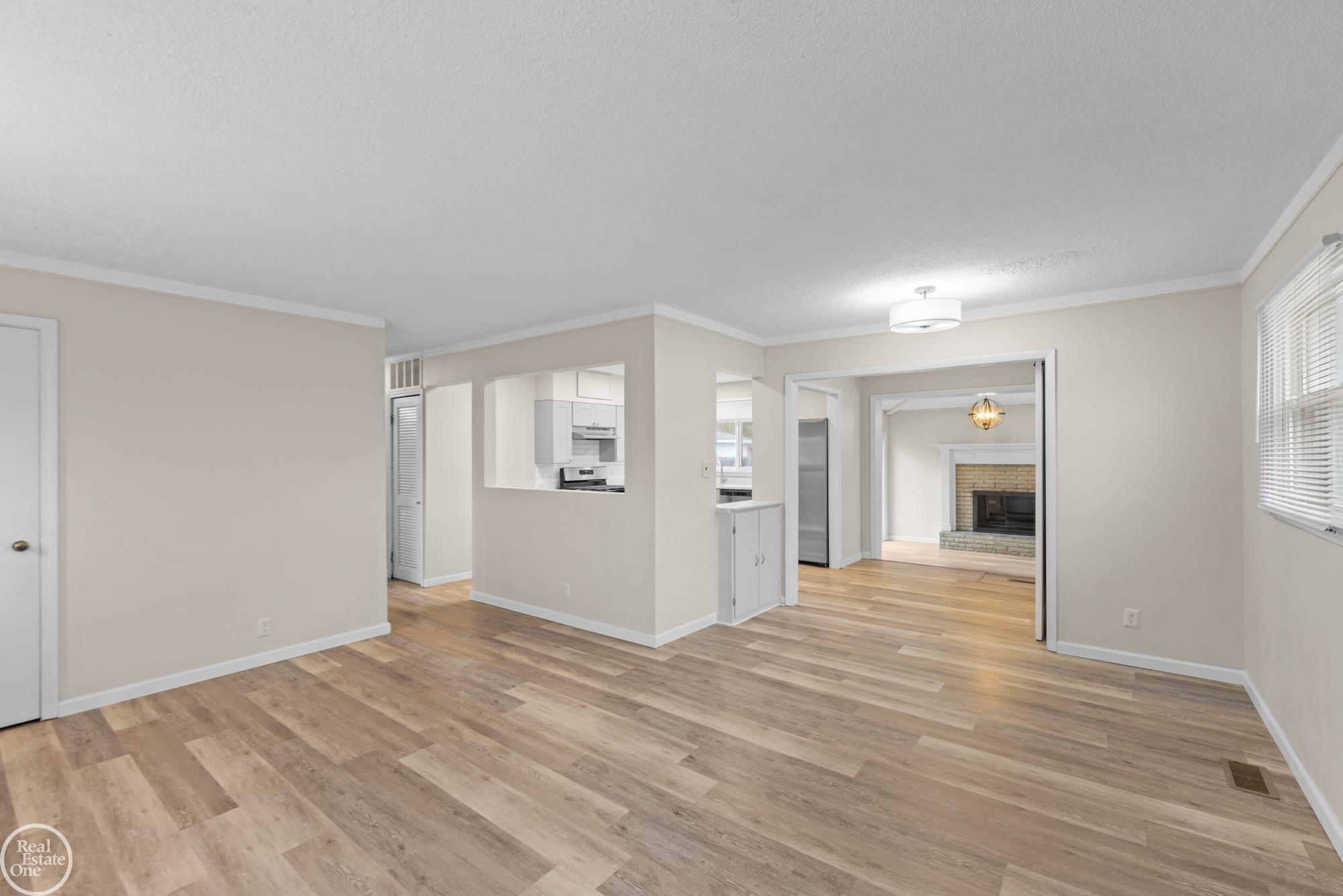 47414 Winthrop Street, Shelby Twp, MI 48317 — Photo 8