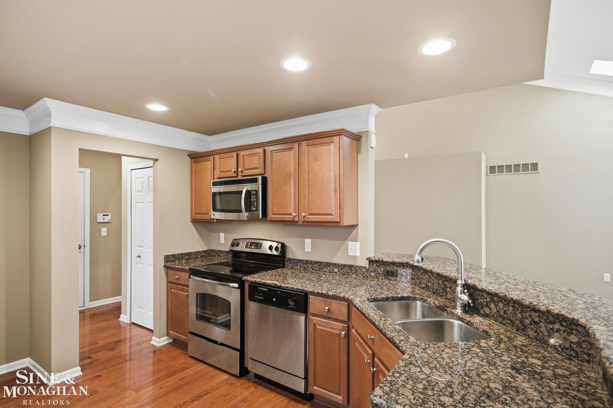 40618 Lenox Park Drive, Novi, MI 48377 — Photo 11