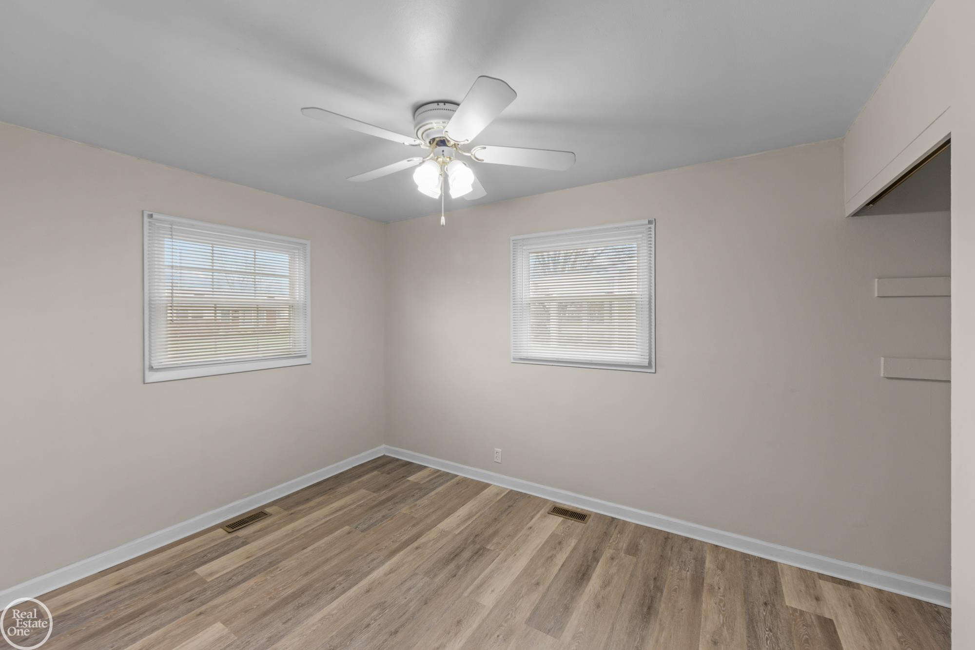 47414 Winthrop Street, Shelby Twp, MI 48317 — Photo 18