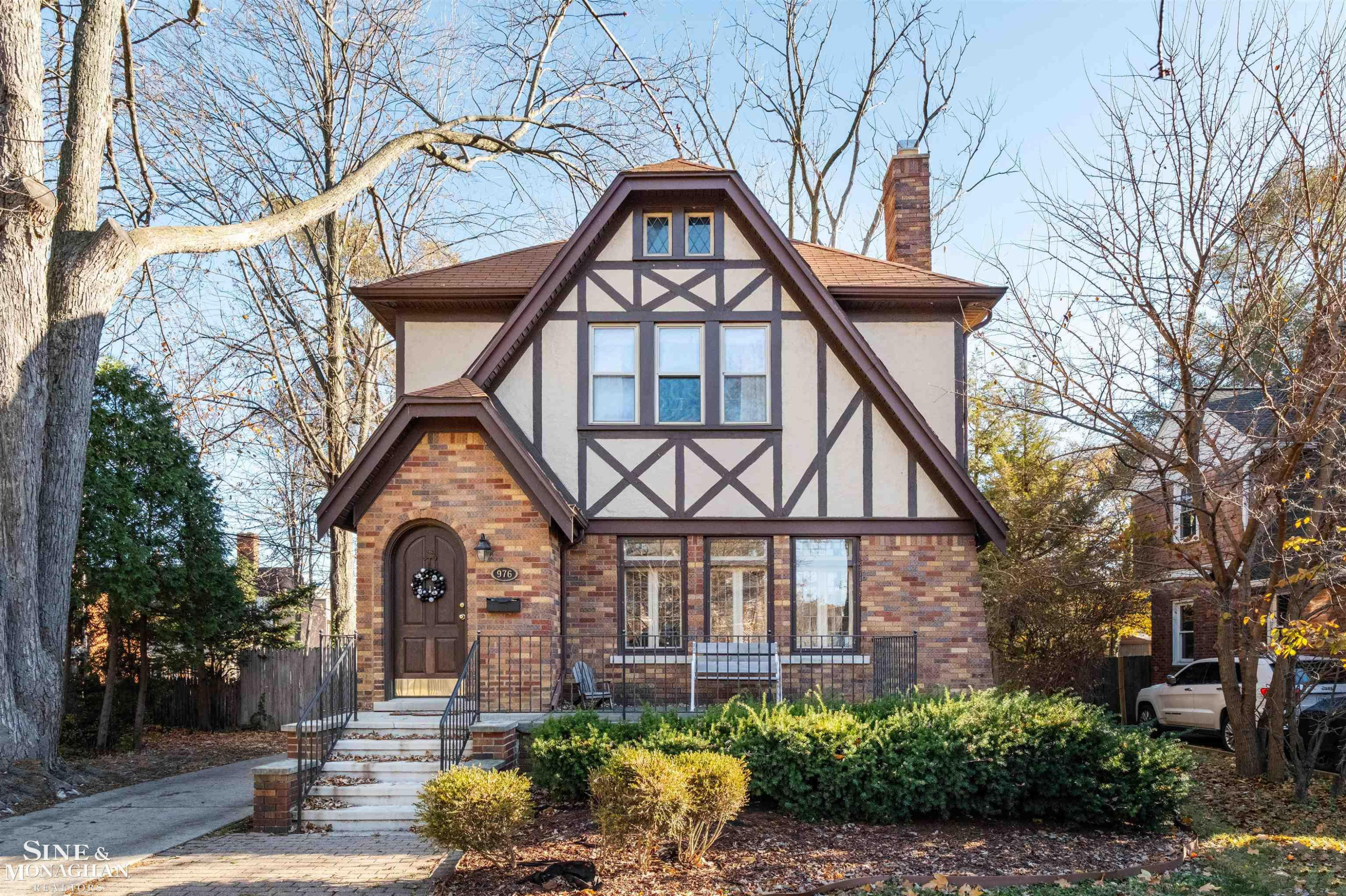 976 Lakepointe Street, Grosse Pointe Park, MI 48230 — front exterior