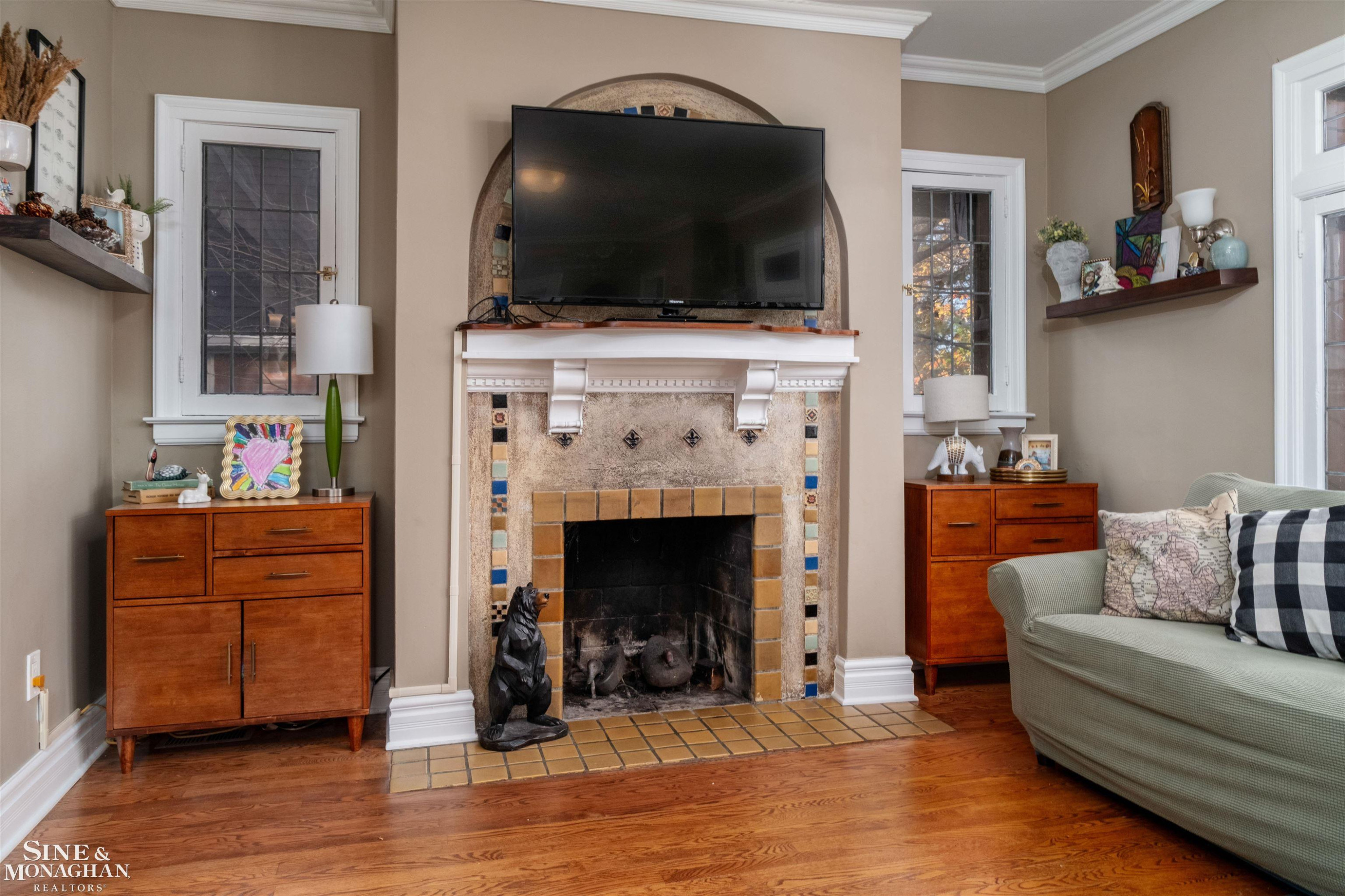 976 Lakepointe Street, Grosse Pointe Park, MI 48230 — Photo 6