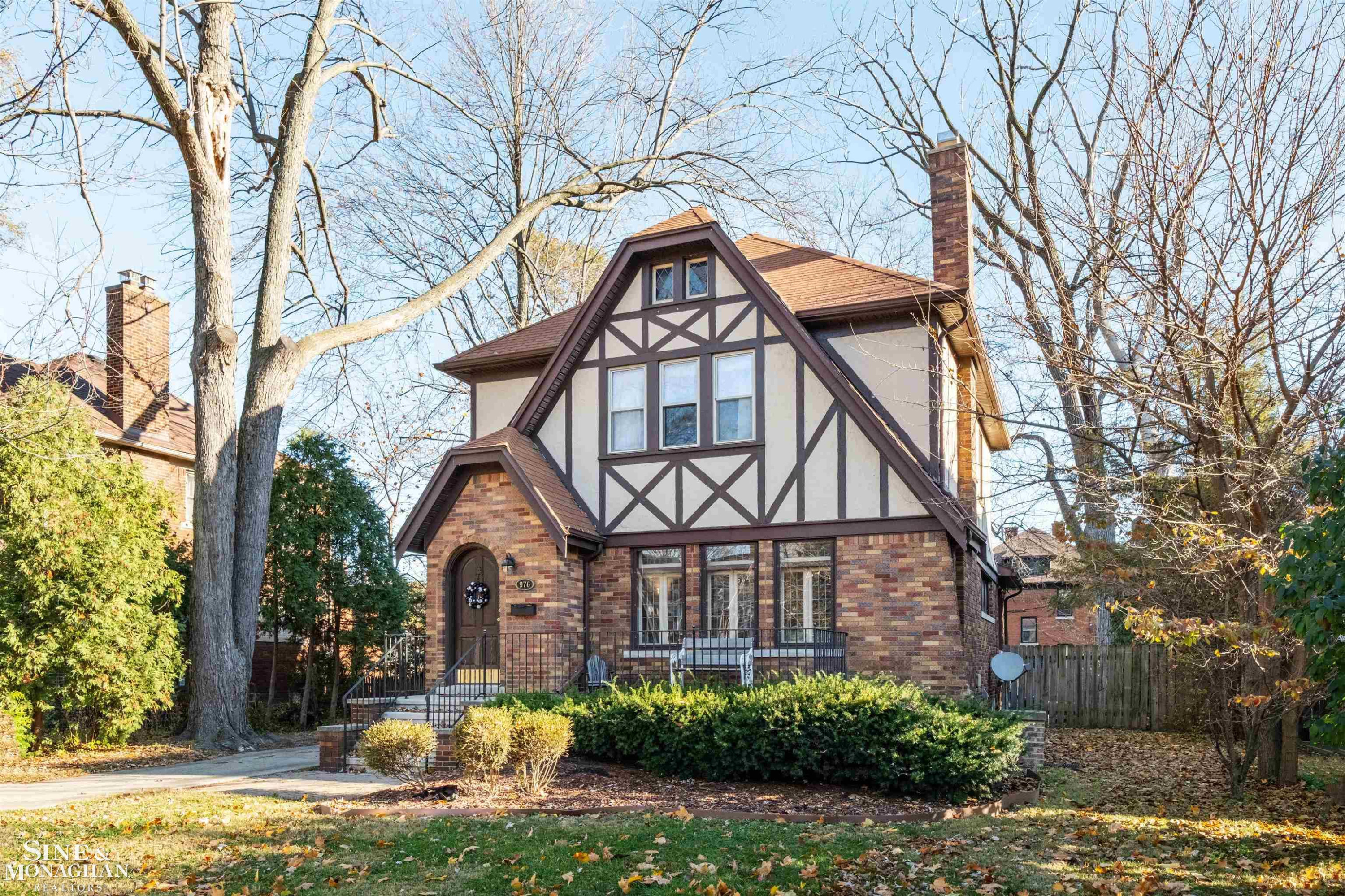 976 Lakepointe Street, Grosse Pointe Park, MI 48230 — Photo 29