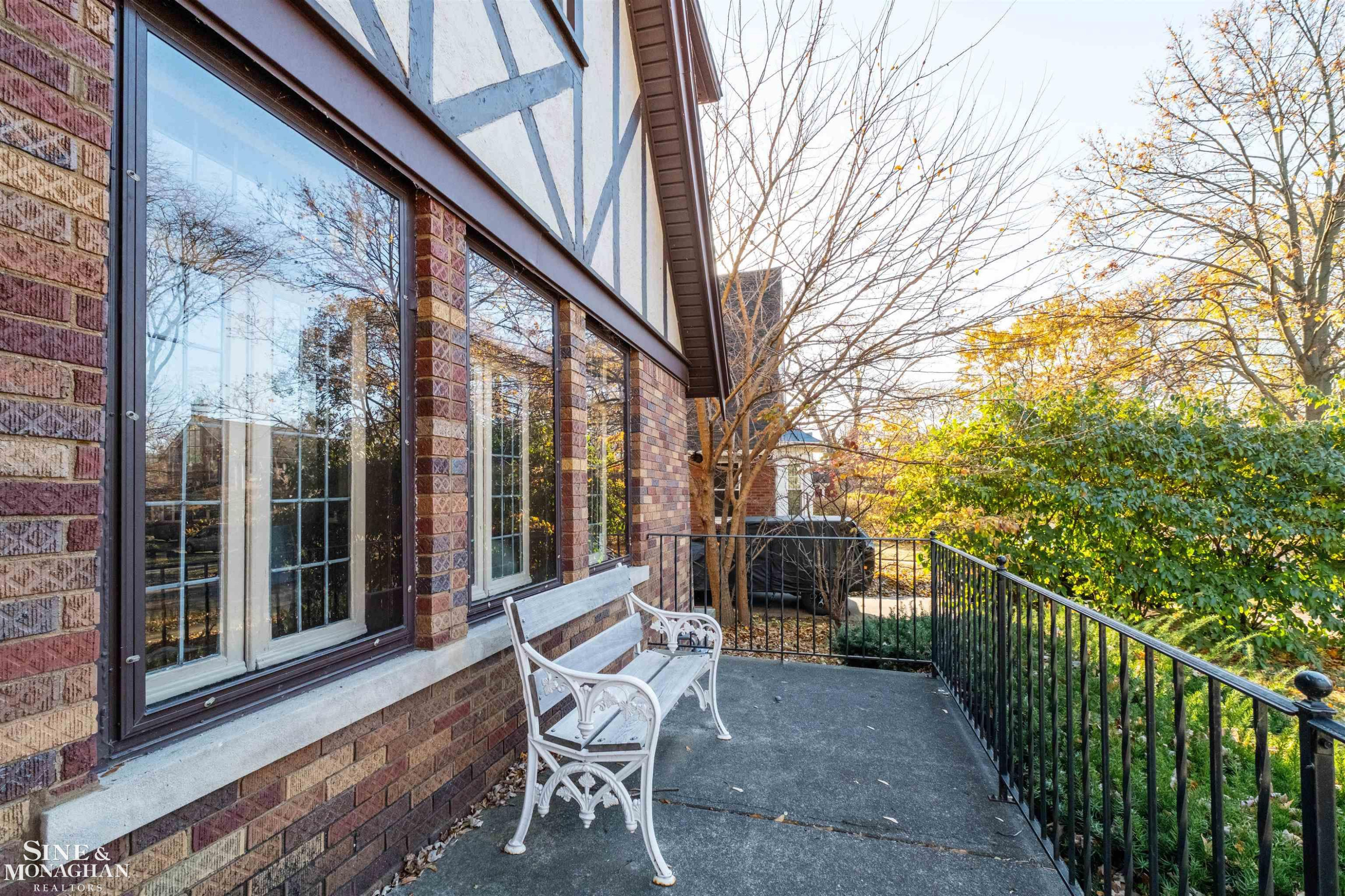 976 Lakepointe Street, Grosse Pointe Park, MI 48230 — Photo 30