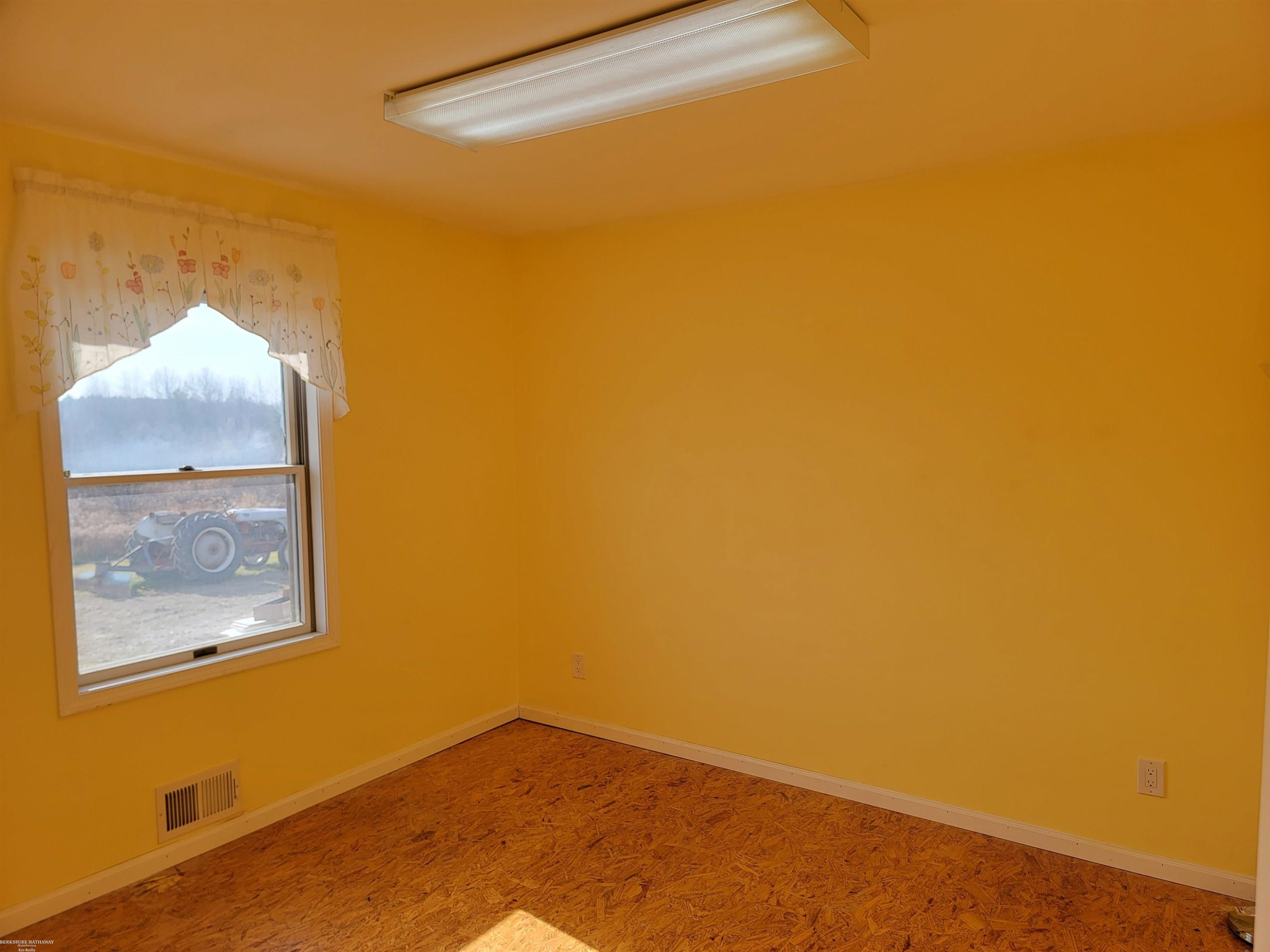 5223 Frontier Road, Avoca, MI 48006 — Photo 4