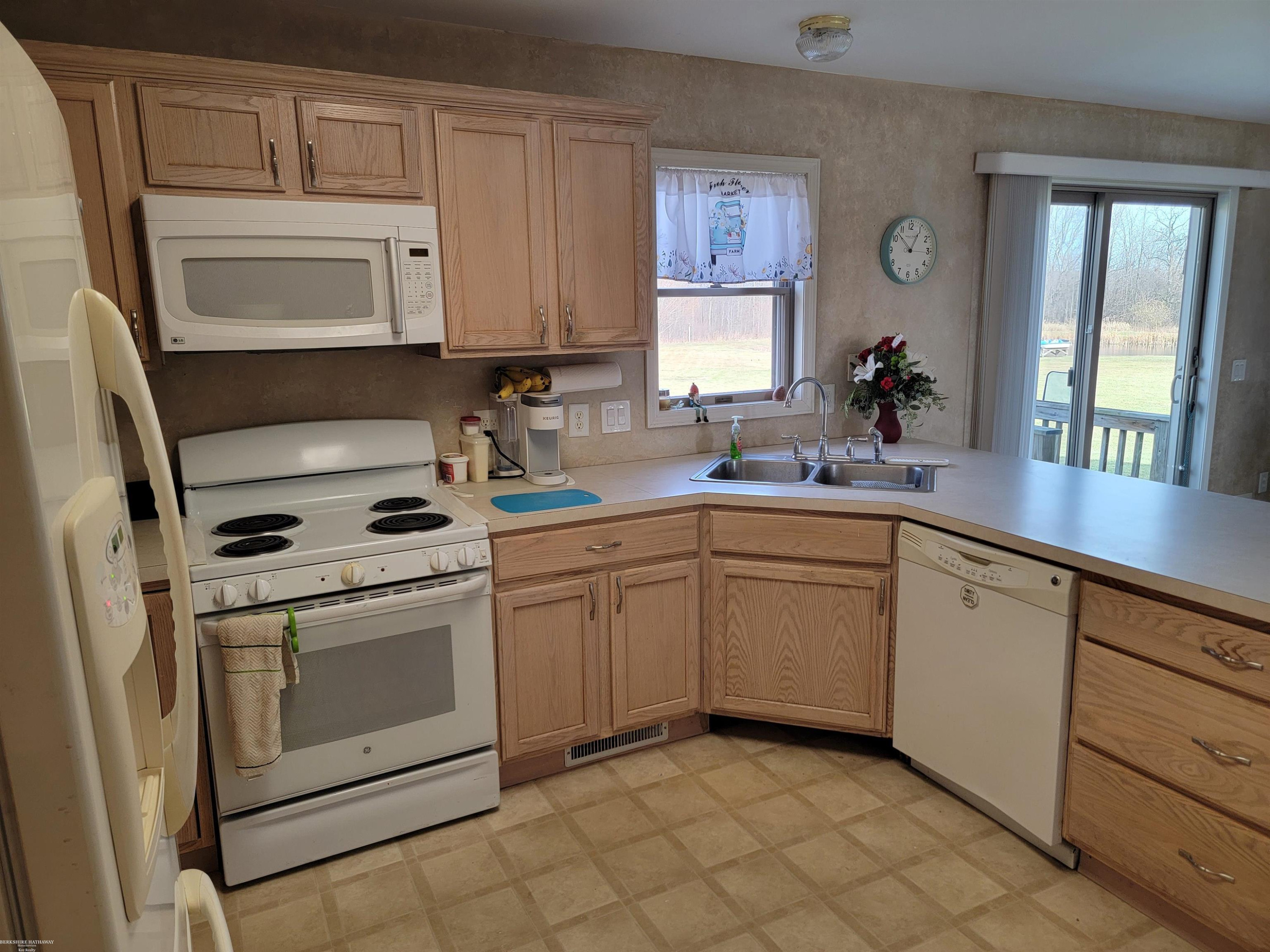 5223 Frontier Road, Avoca, MI 48006 — Photo 10