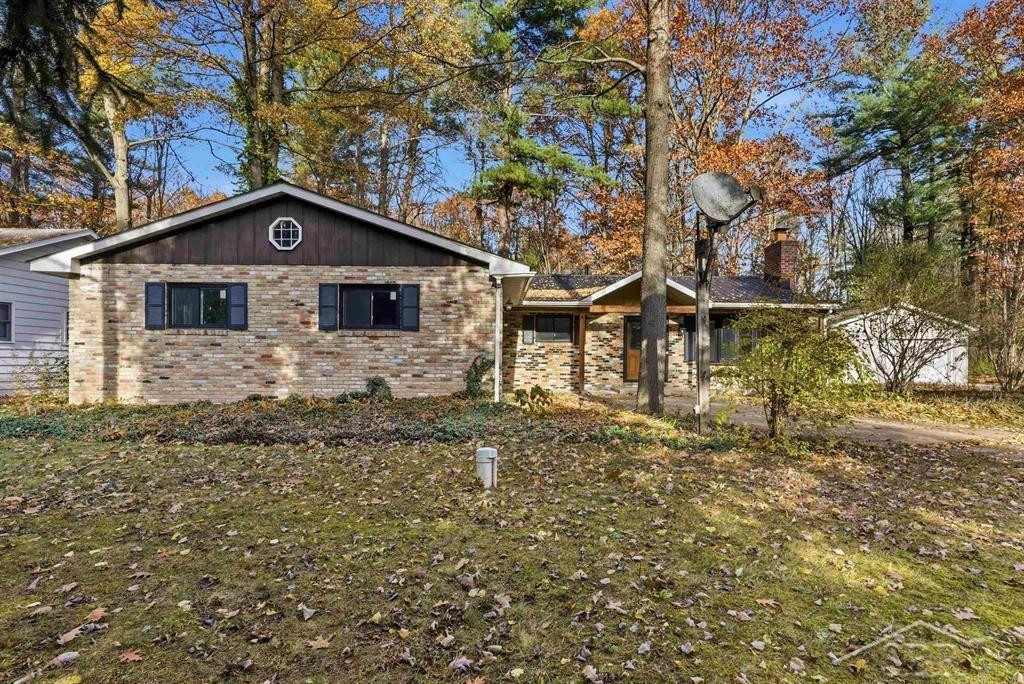 930 W Walter Road, Sanford, MI 48657 — Photo 2