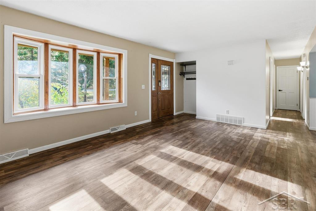 930 W Walter Road, Sanford, MI 48657 — Photo 4