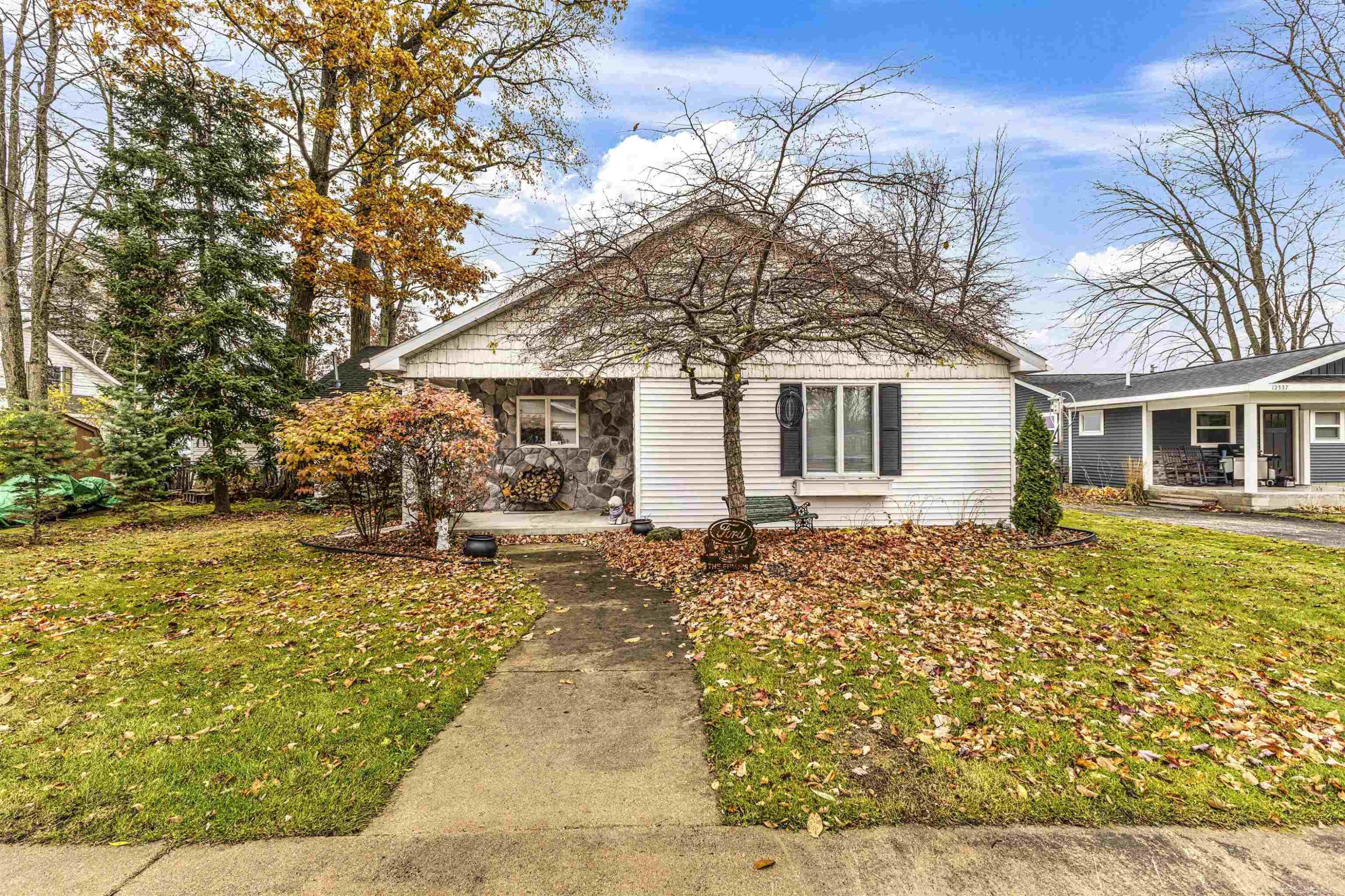 12315 E Houghton Lake Drive, Houghton Lake, MI 48629 — Photo 28