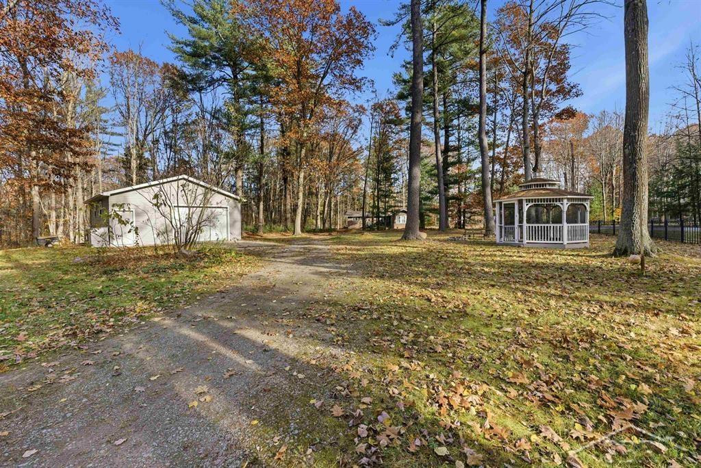 930 W Walter Road, Sanford, MI 48657 — Photo 32