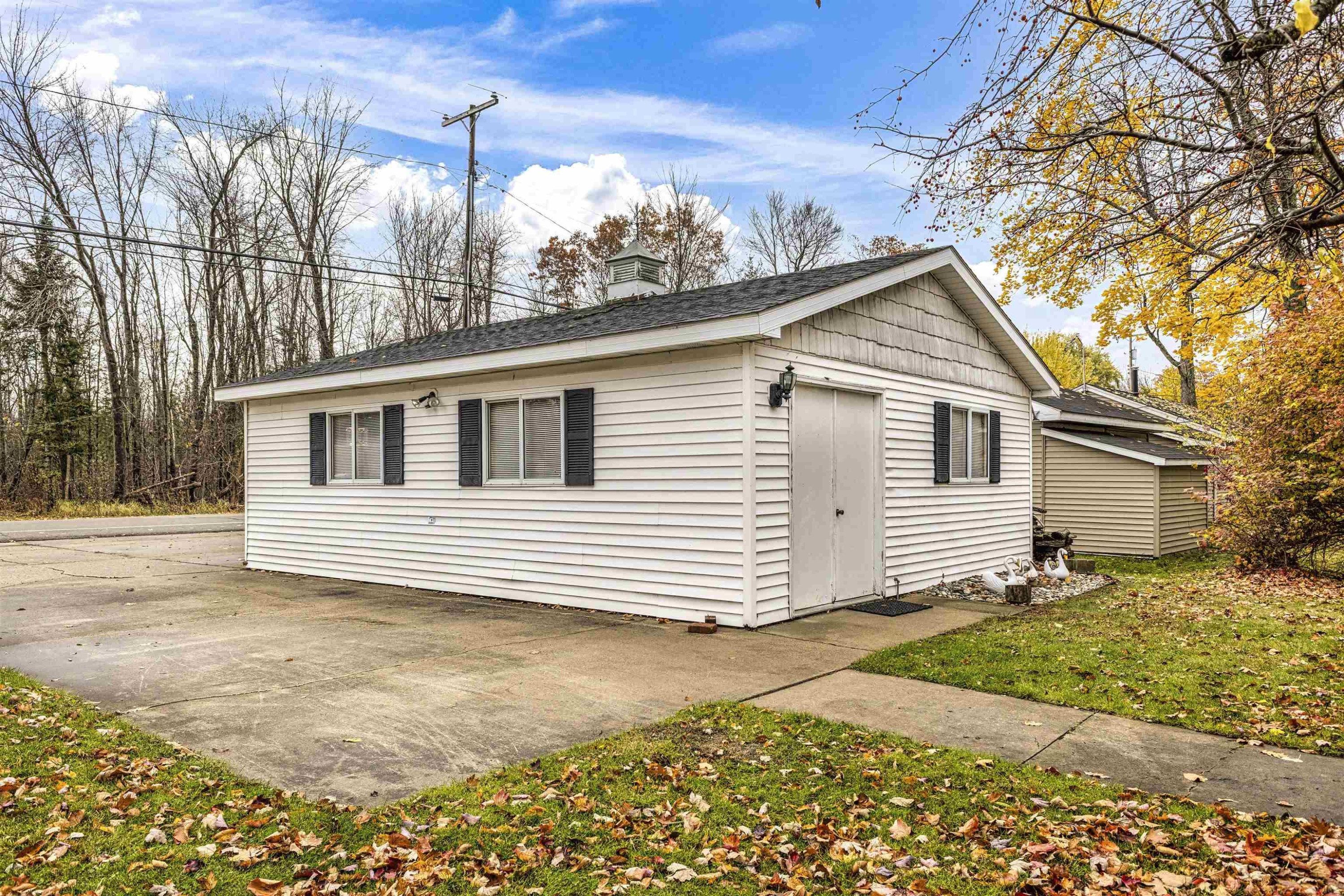 12315 E Houghton Lake Drive, Houghton Lake, MI 48629 — Photo 36