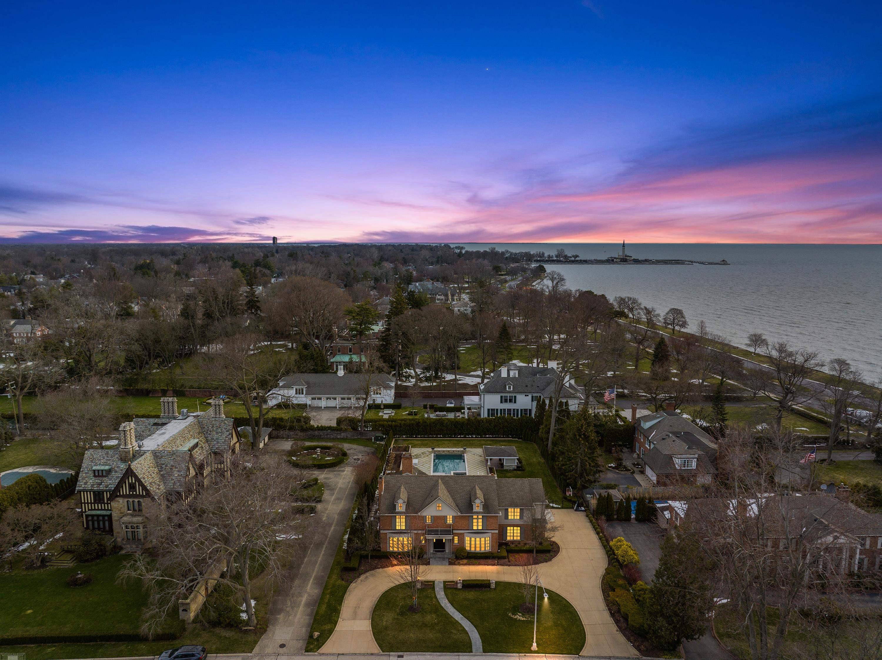 10 Webber Place, Grosse Pointe Shores, MI 48236 — Photo 2