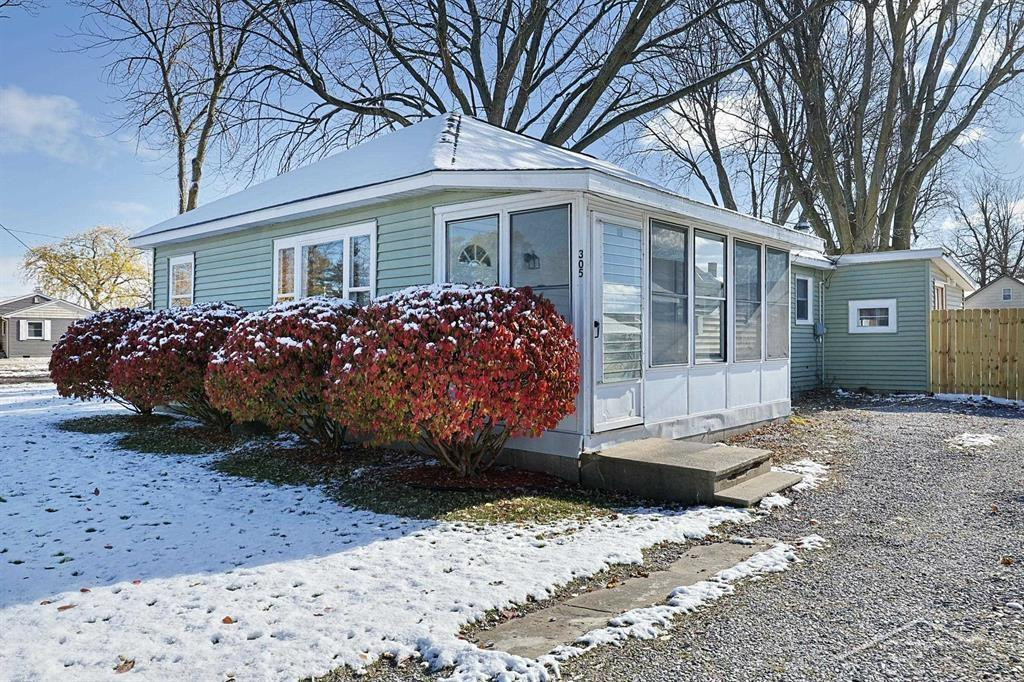 305 W Benjamin Street, Linwood, MI 48634 — Photo 2