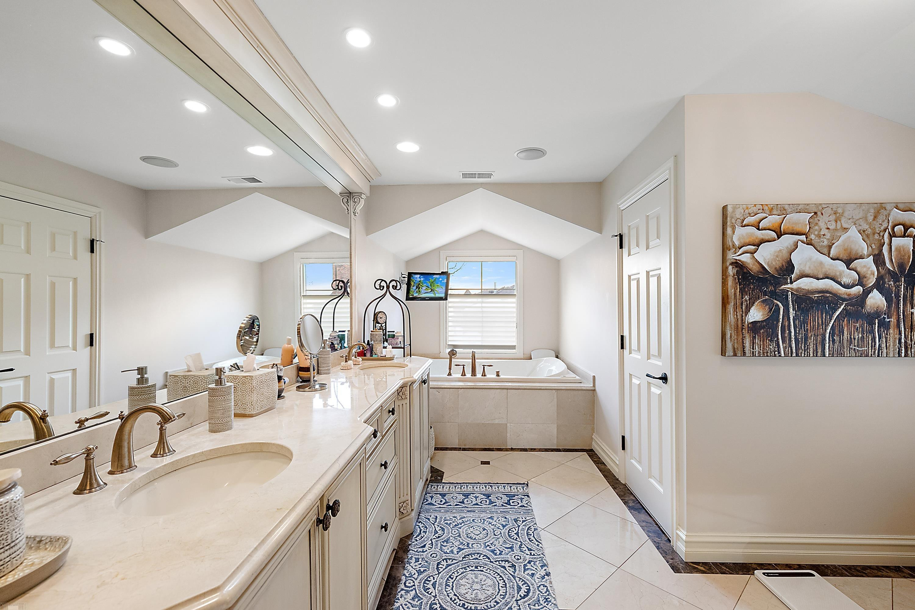 10 Webber Place, Grosse Pointe Shores, MI 48236 — Photo 54