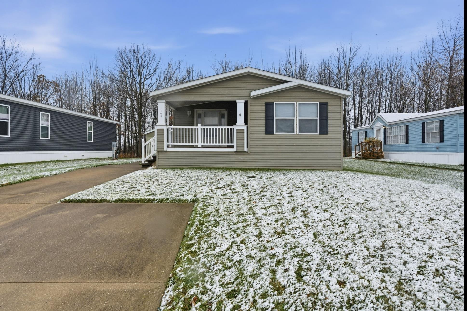 1105 Forest Lane, MI — front exterior