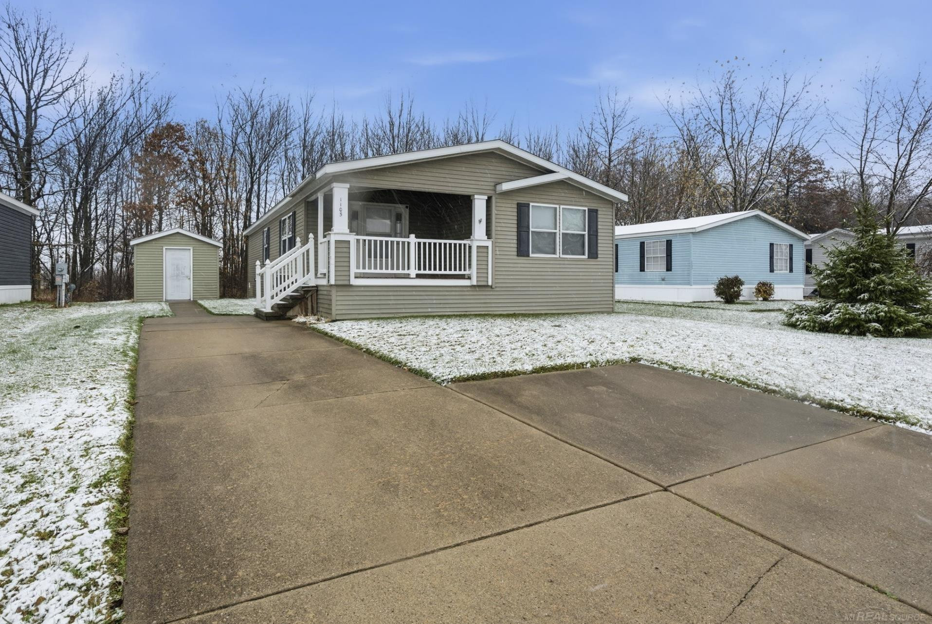 1105 Forest Lane, MI — Photo 3