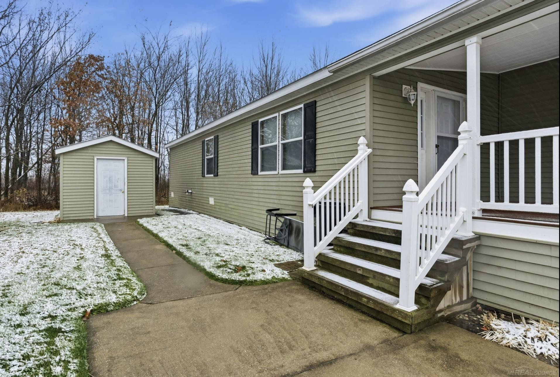 1105 Forest Lane, MI — Photo 4