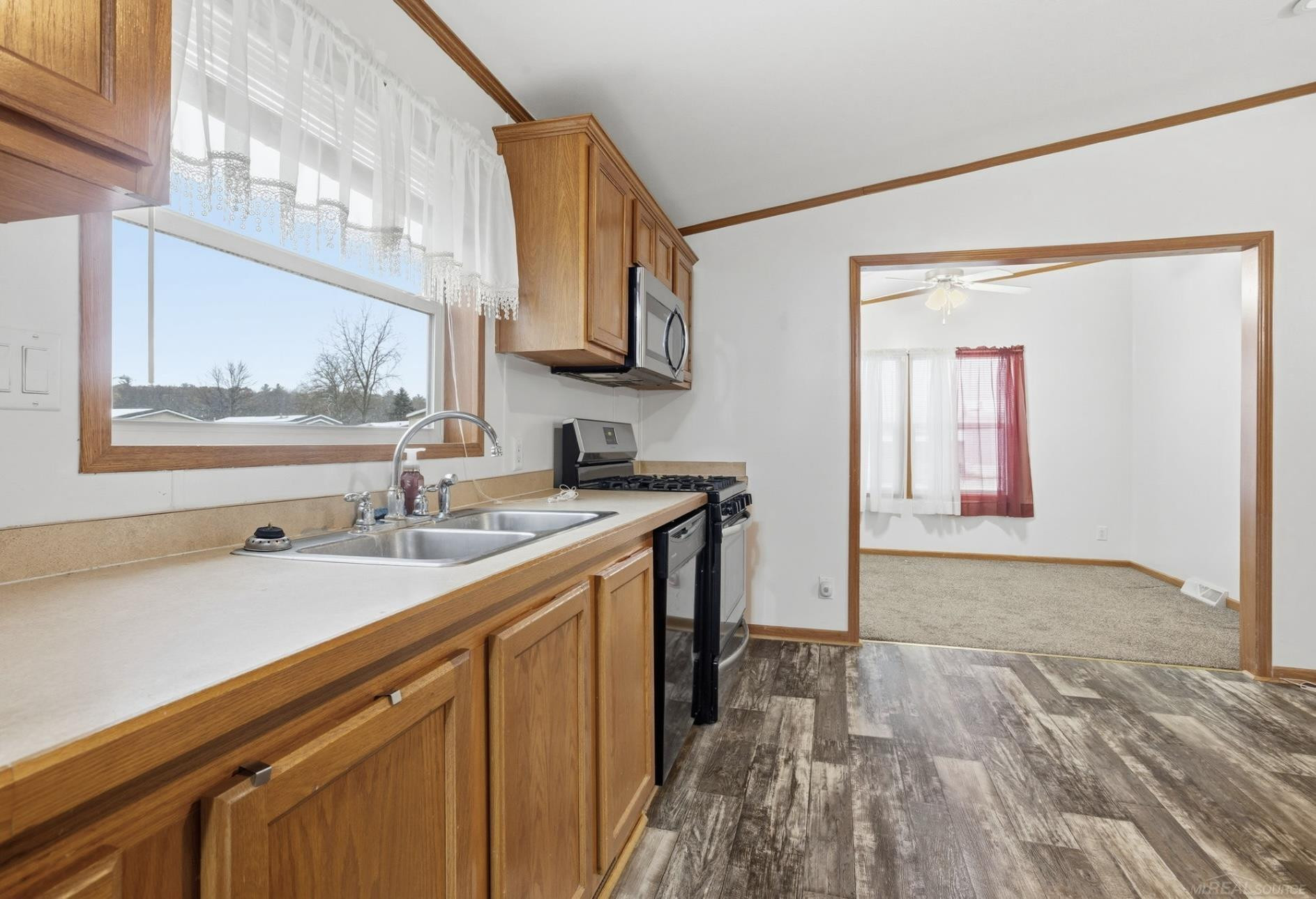 1105 Forest Lane, MI — Photo 14