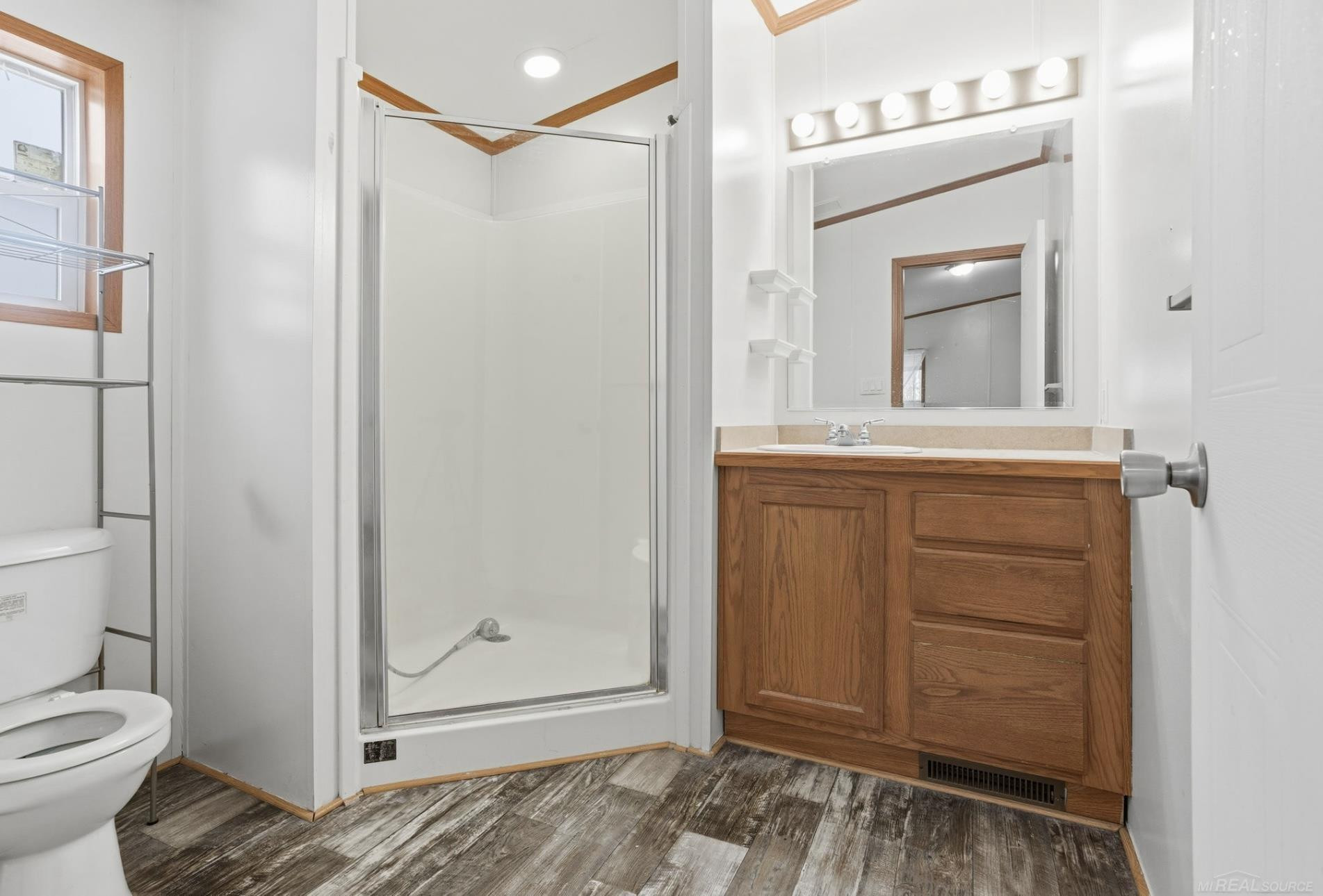 1105 Forest Lane, MI — Photo 21