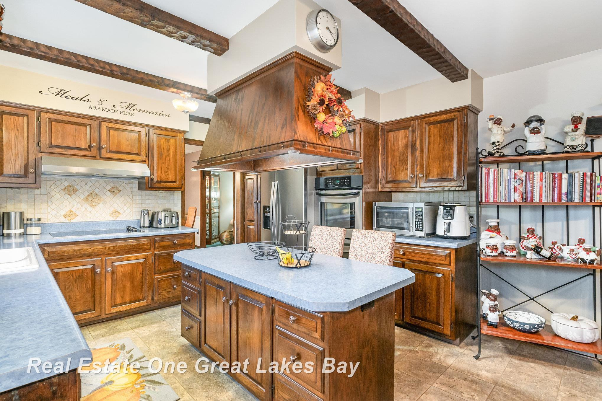 3021 Vessy Drive, Saginaw, MI 48601 — Photo 9