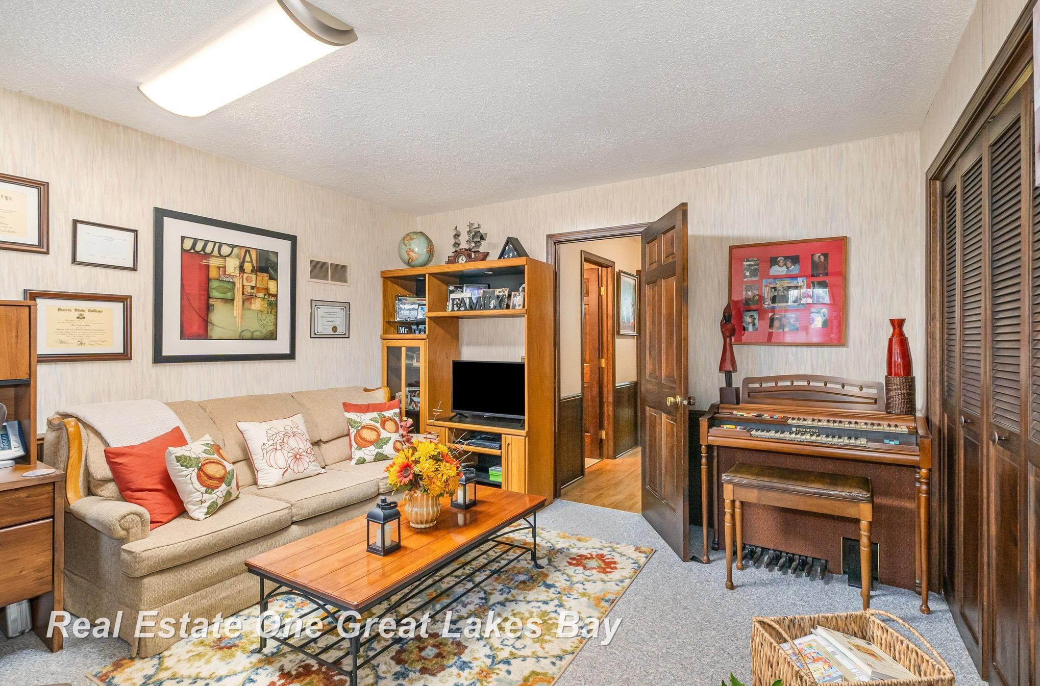 3021 Vessy Drive, Saginaw, MI 48601 — Photo 18