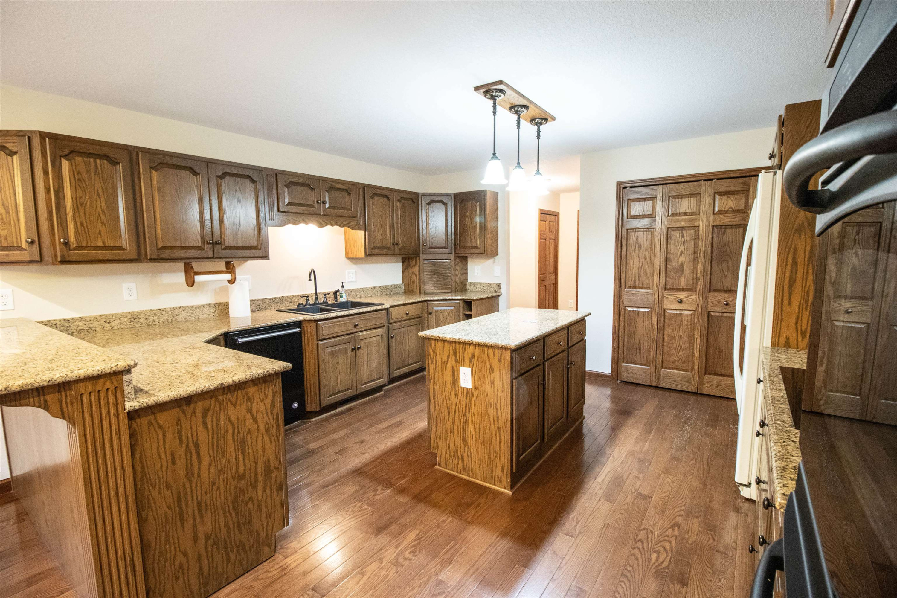 8364 Oak Ridge Drive, MI — Photo 11