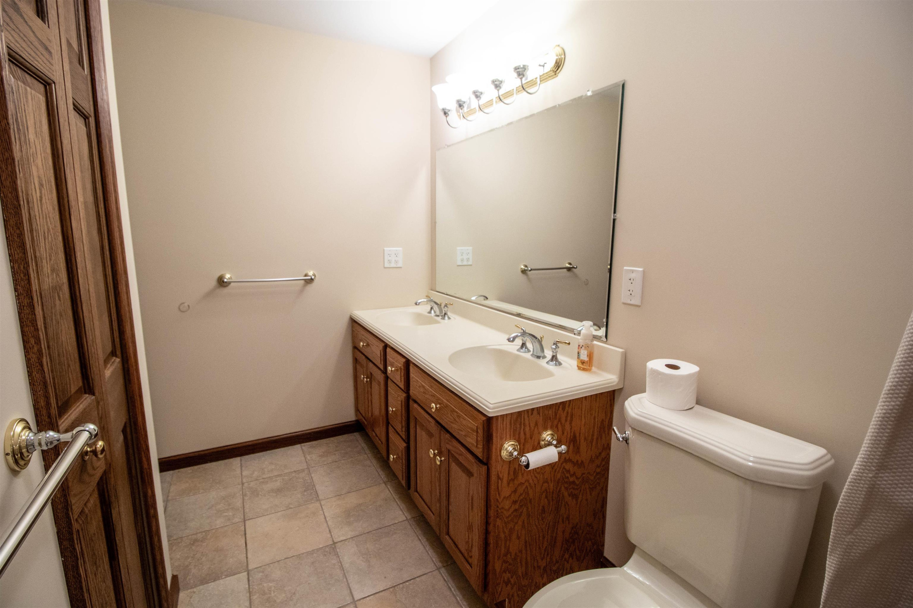 8364 Oak Ridge Drive, MI — Photo 24