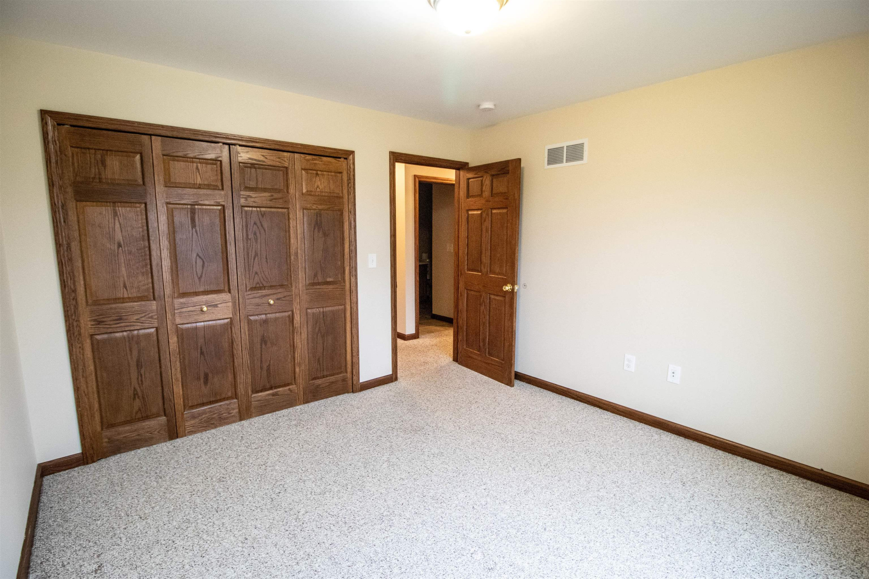 8364 Oak Ridge Drive, MI — Photo 31