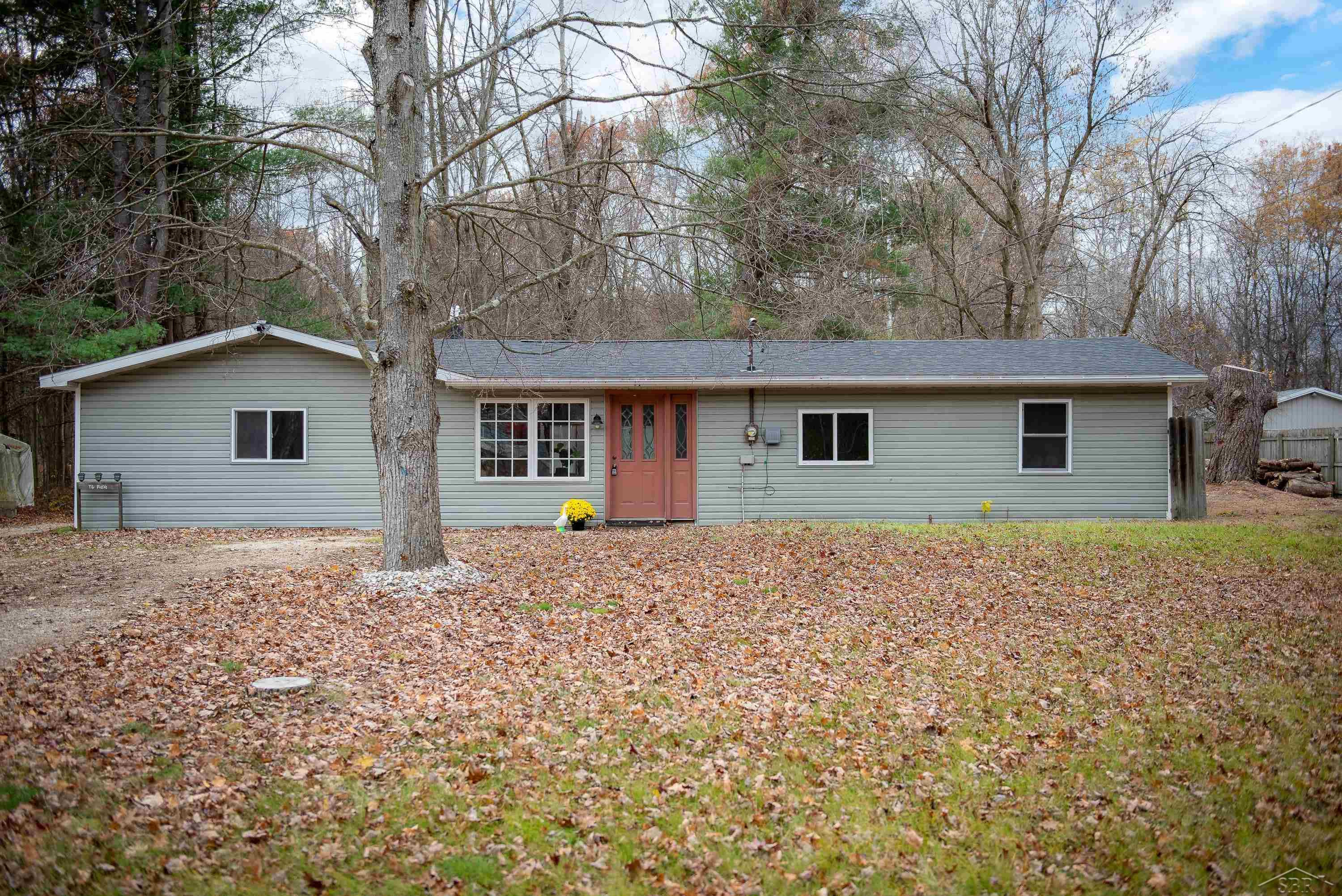 428 S 8 Mile Road, Midland, MI 48640 — front exterior
