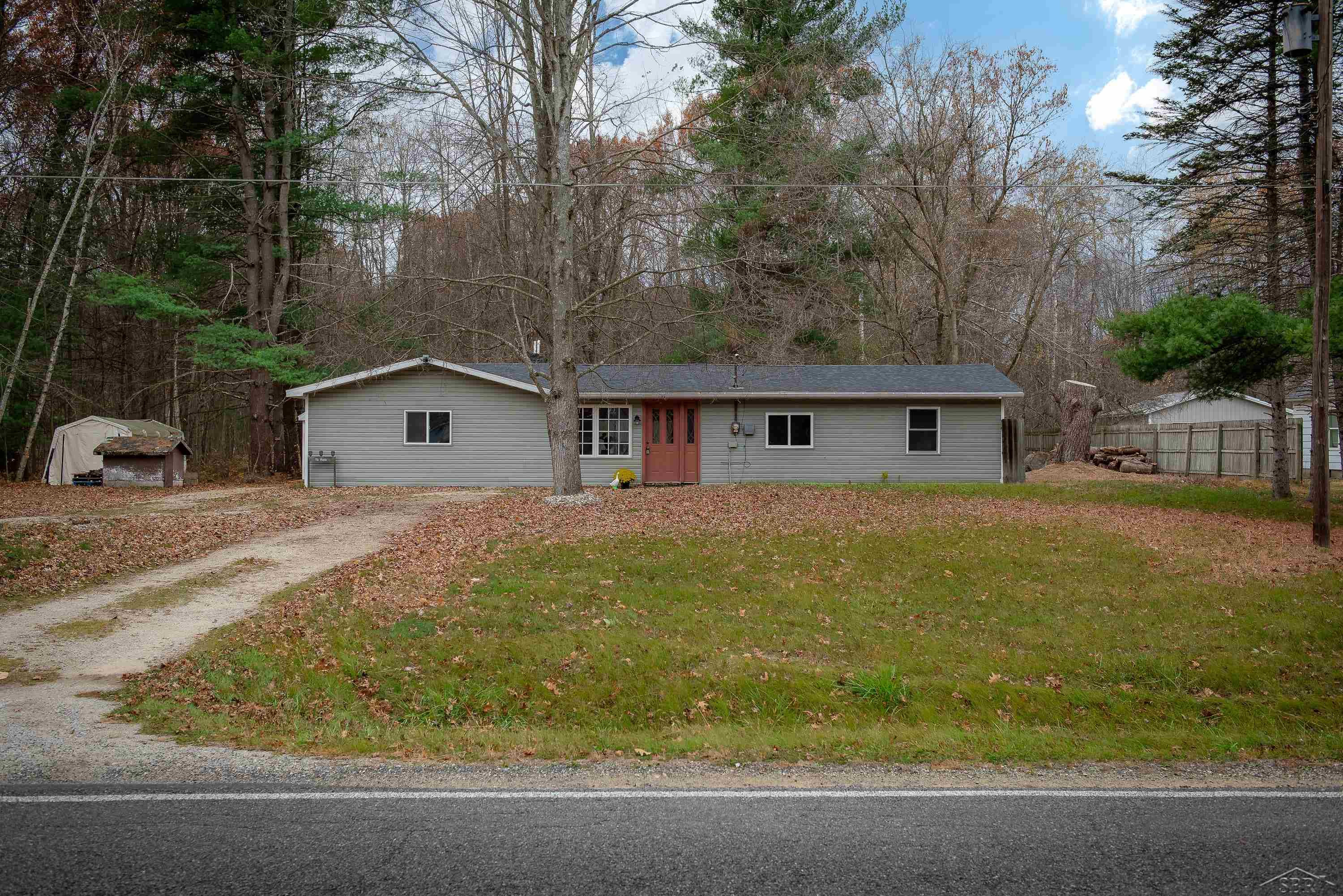 428 S 8 Mile Road, Midland, MI 48640 — Photo 2