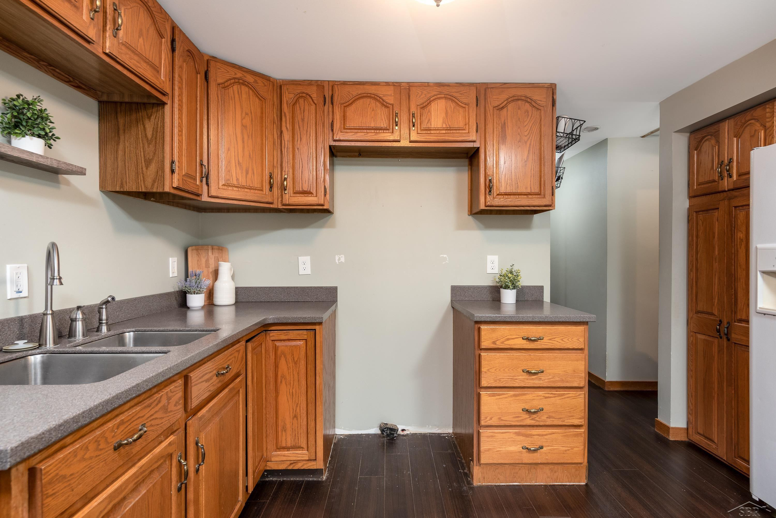 428 S 8 Mile Road, Midland, MI 48640 — Photo 11