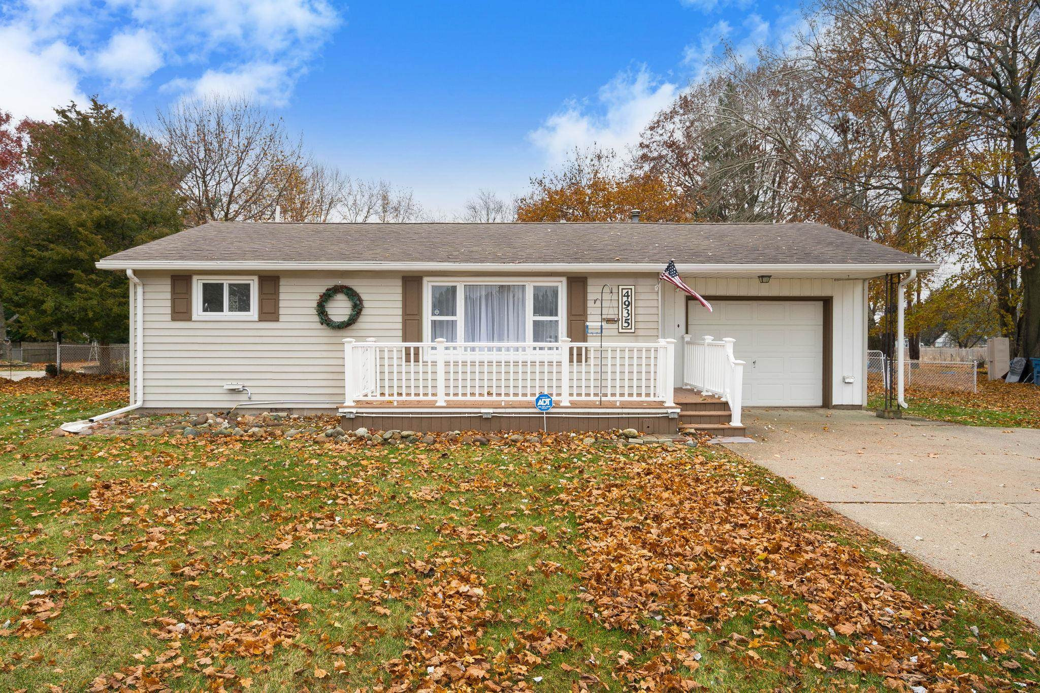 4935 Main, Millington, MI 48746 — front exterior