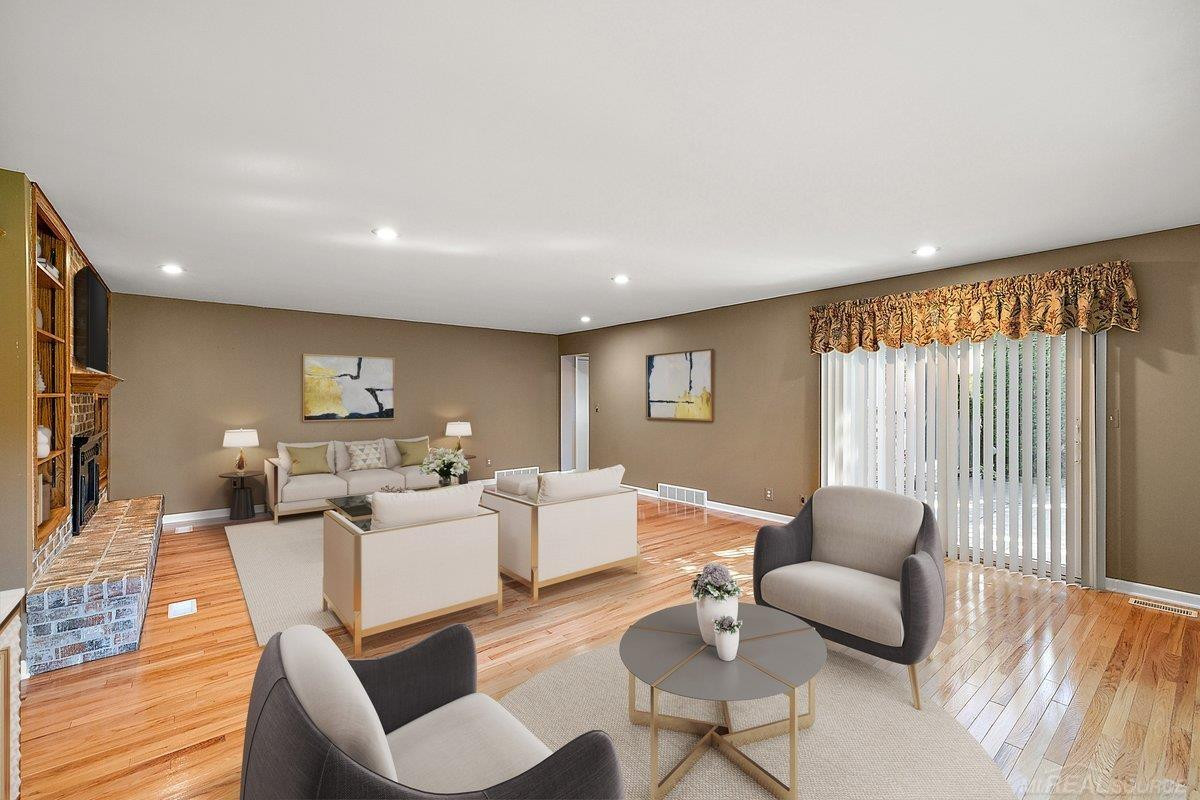 1050 Roslyn Road, Mount Clemens, MI 48043 — Photo 18