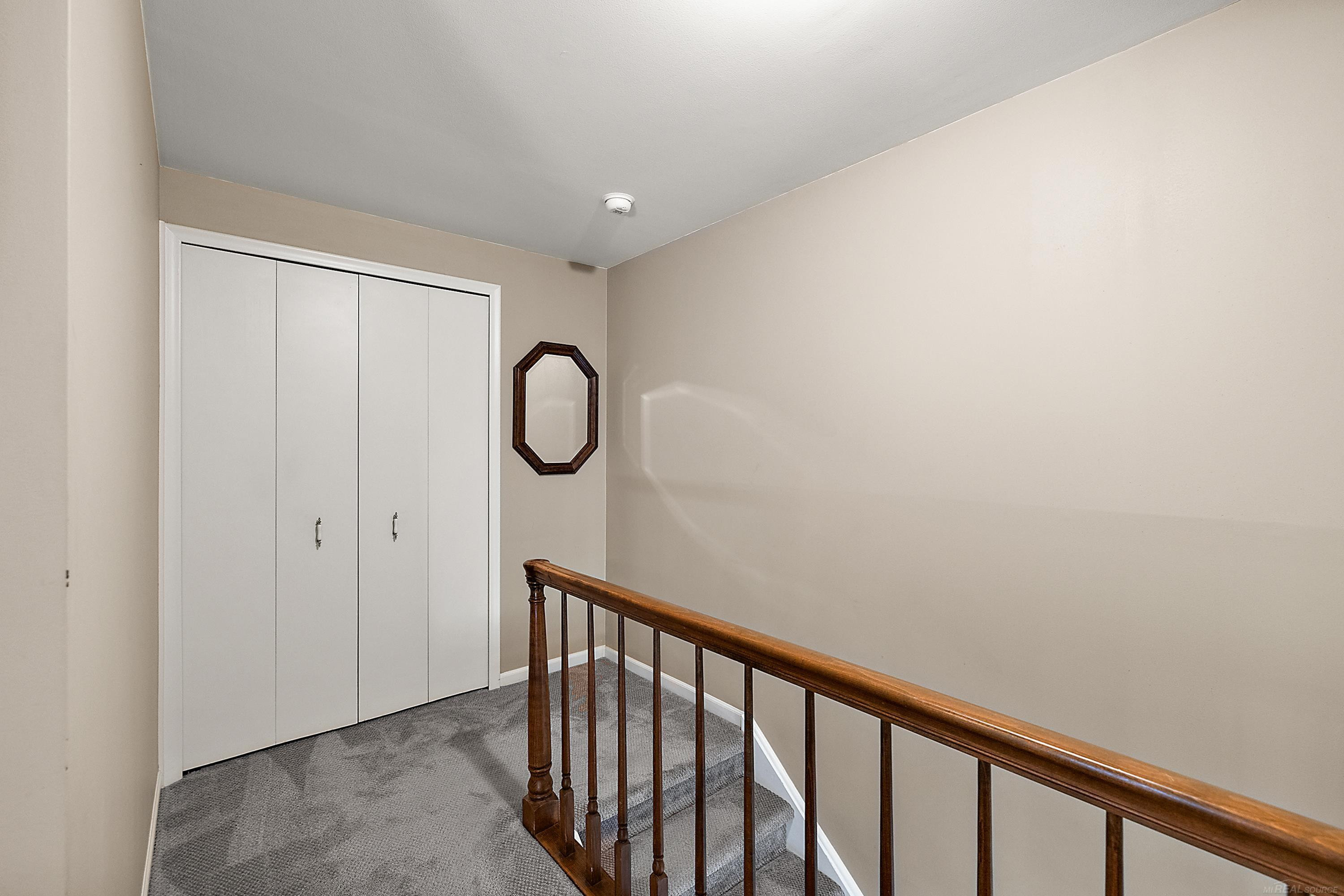 1050 Roslyn Road, Mount Clemens, MI 48043 — Photo 23